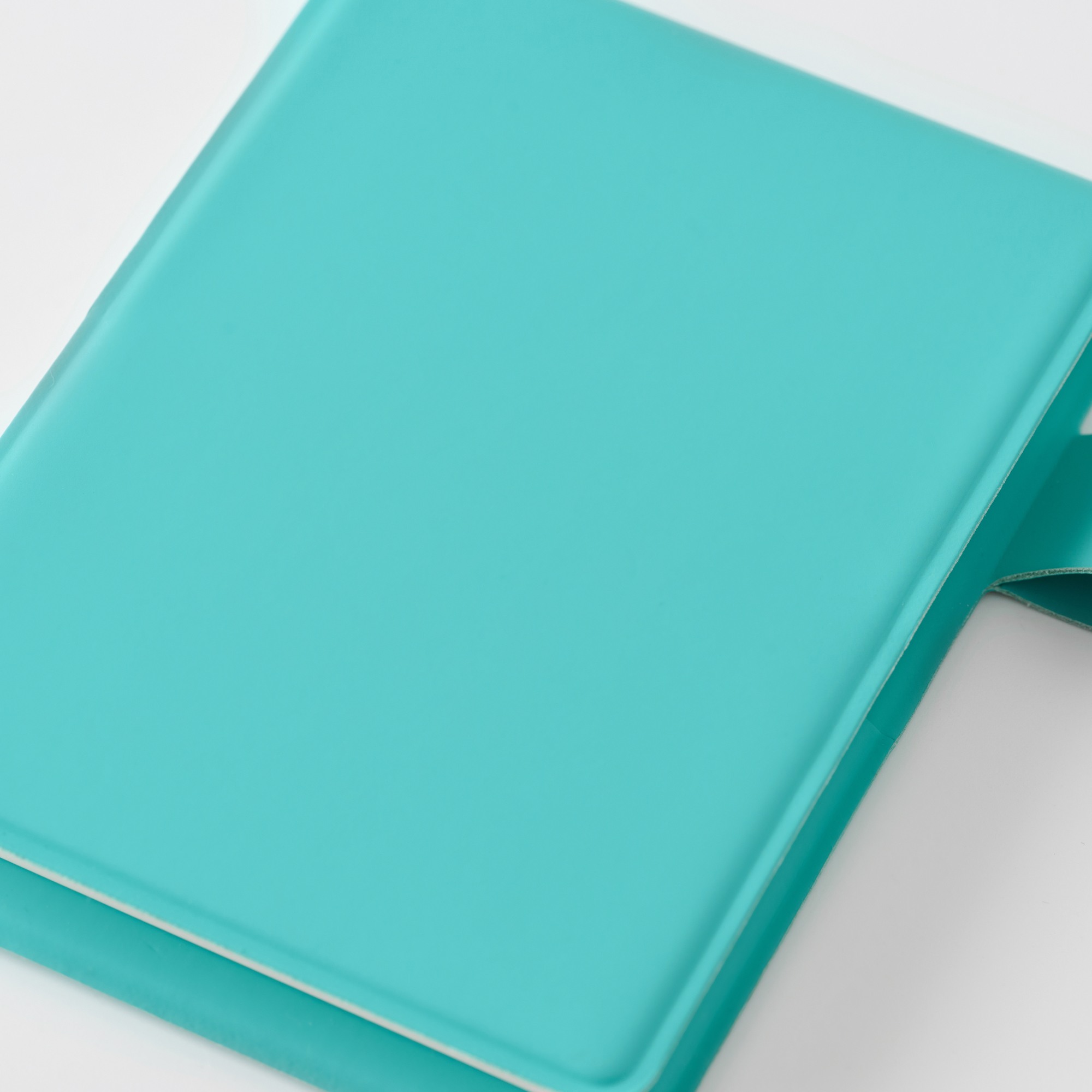 Compact notebook