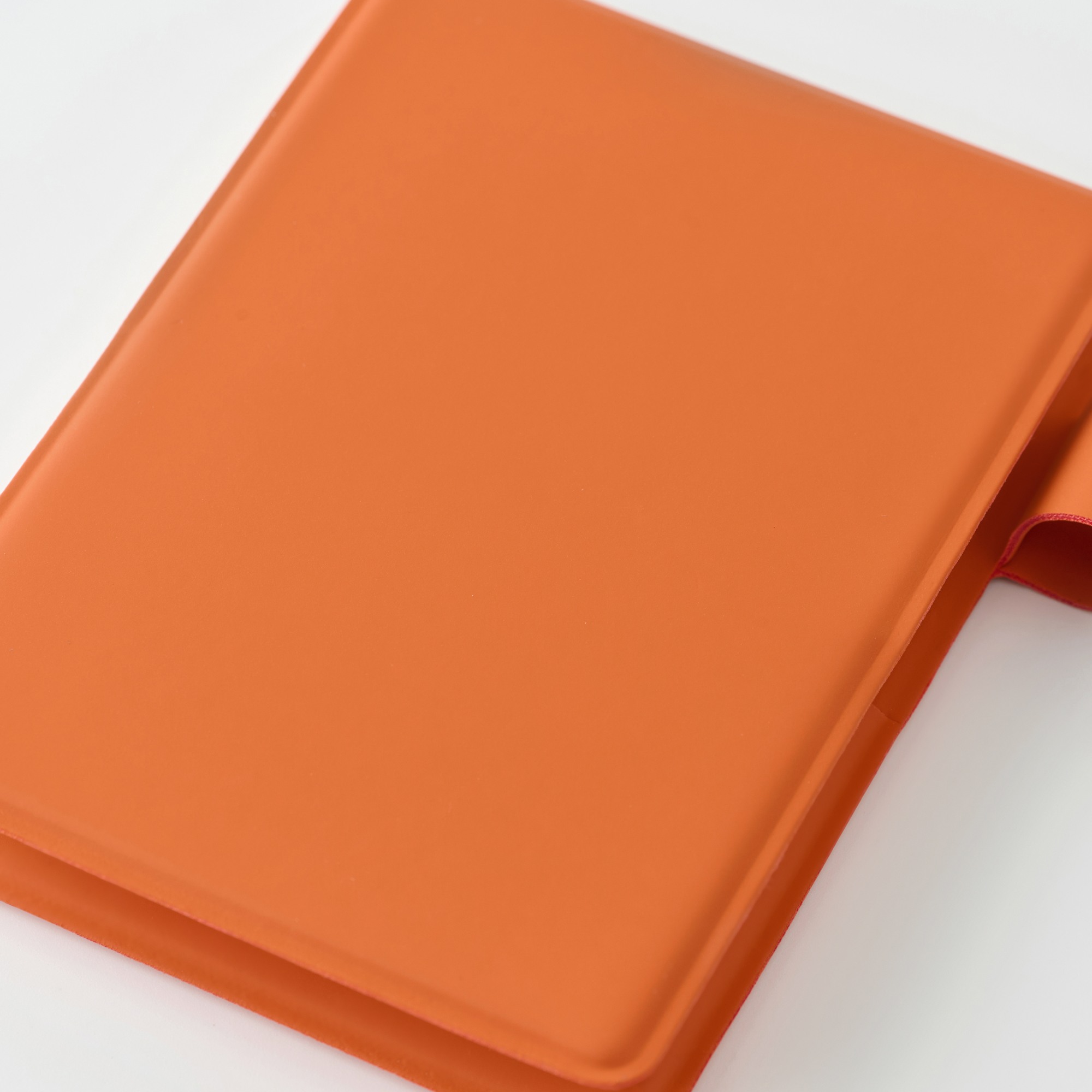 Compact notebook