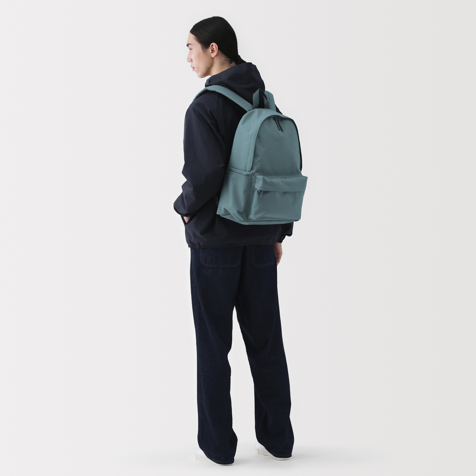 Fatigue reduction water repellent backpack