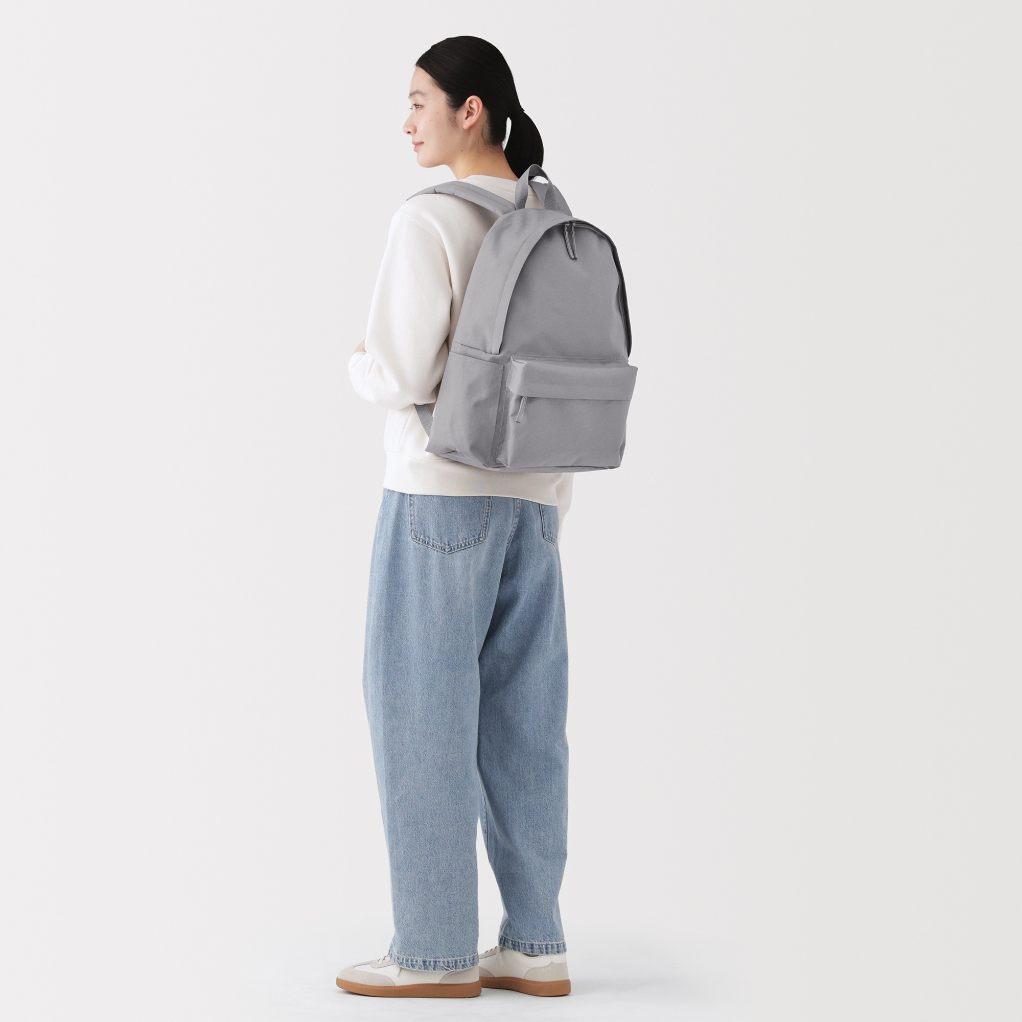 Fatigue reduction water repellent backpack