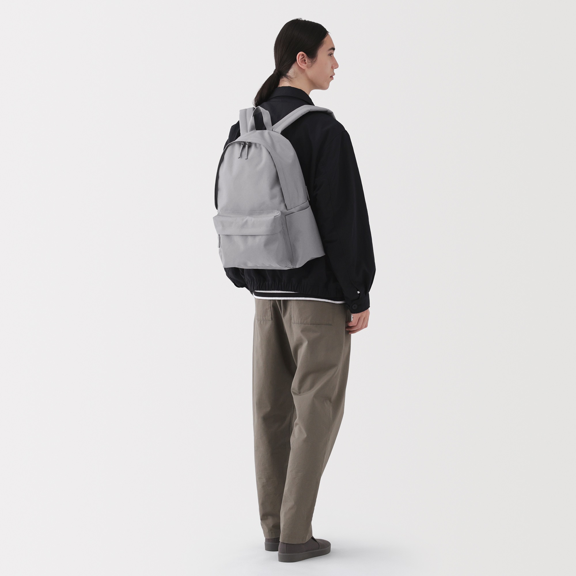 Fatigue reduction water repellent backpack