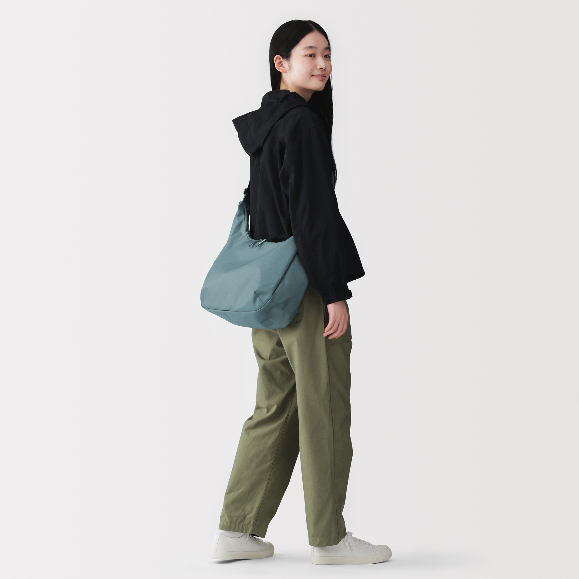 Water repellent 2-way one shoulder bag