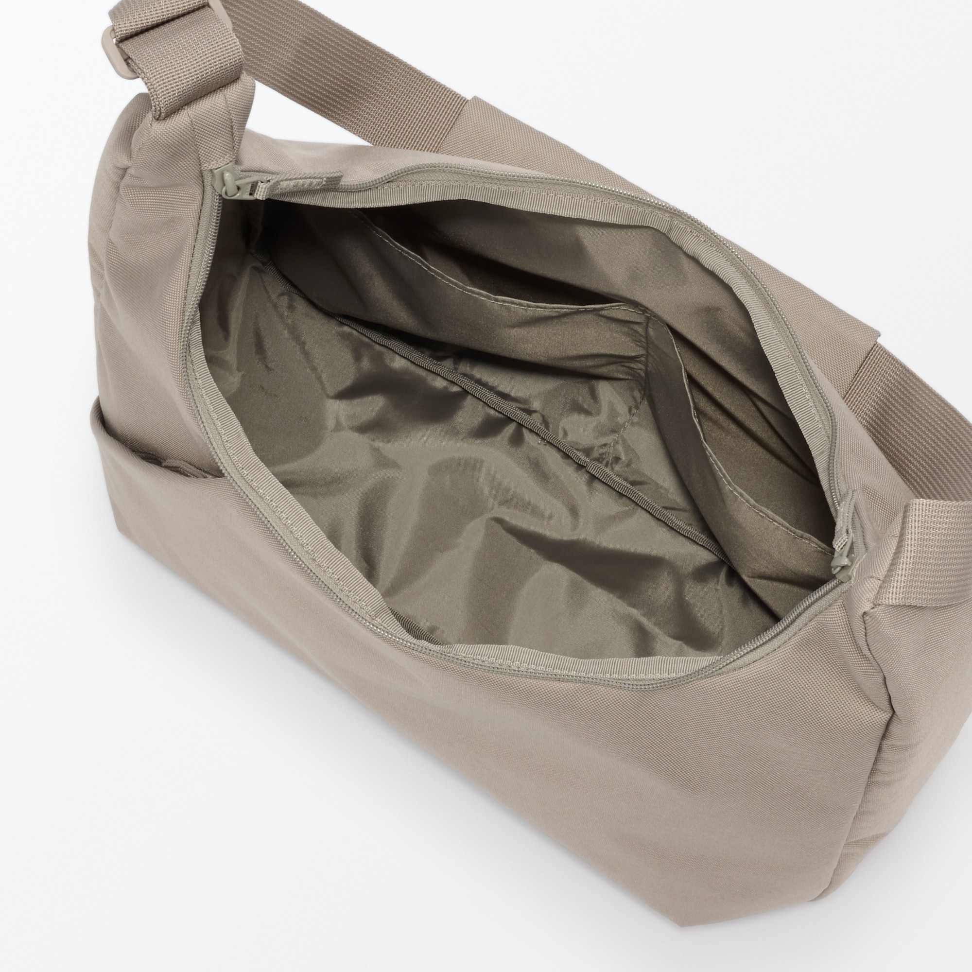 Water repellent 2-way one shoulder bag