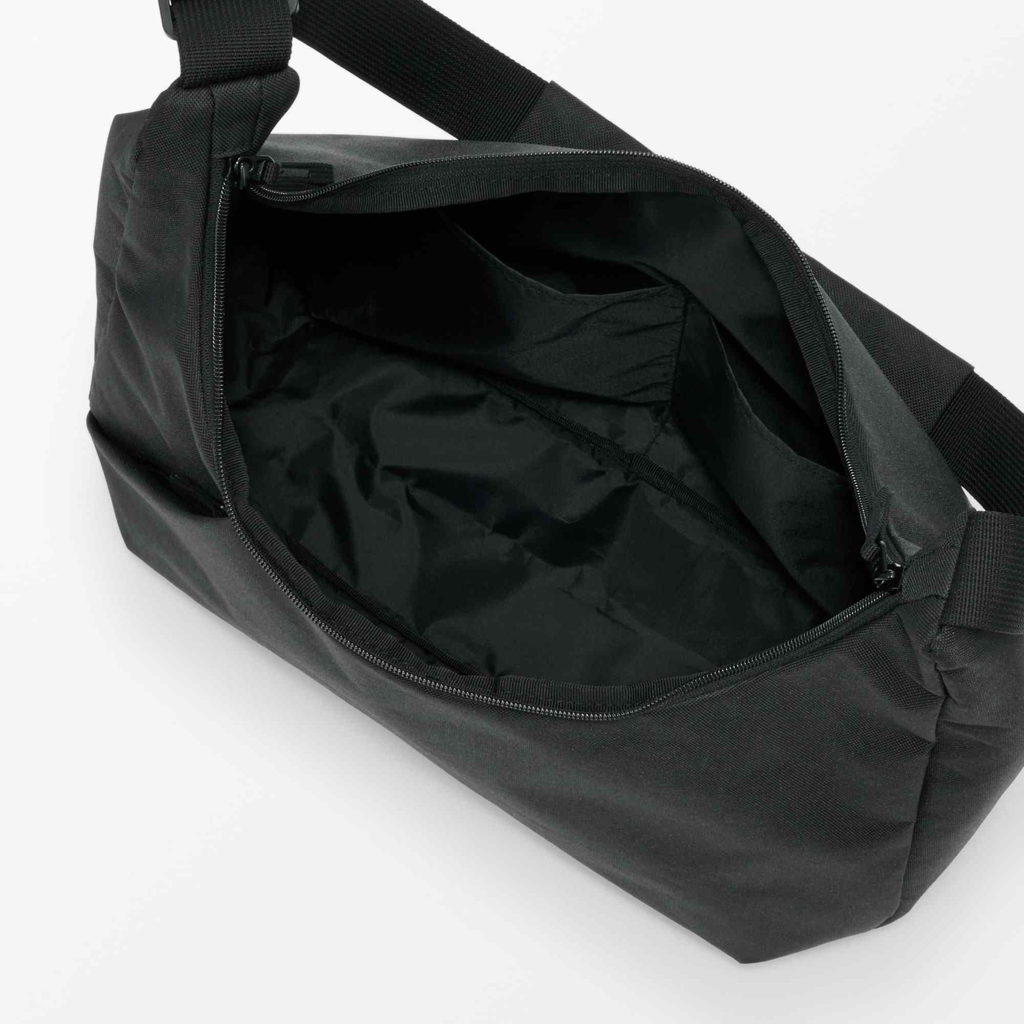 Water repellent 2-way one shoulder bag
