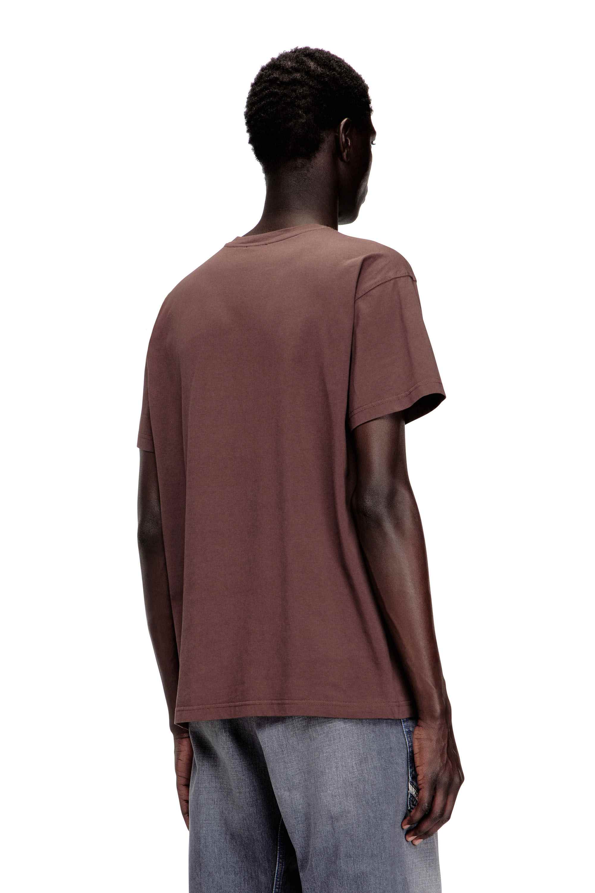 Brown Regular Fit T-shirt with D appliqué