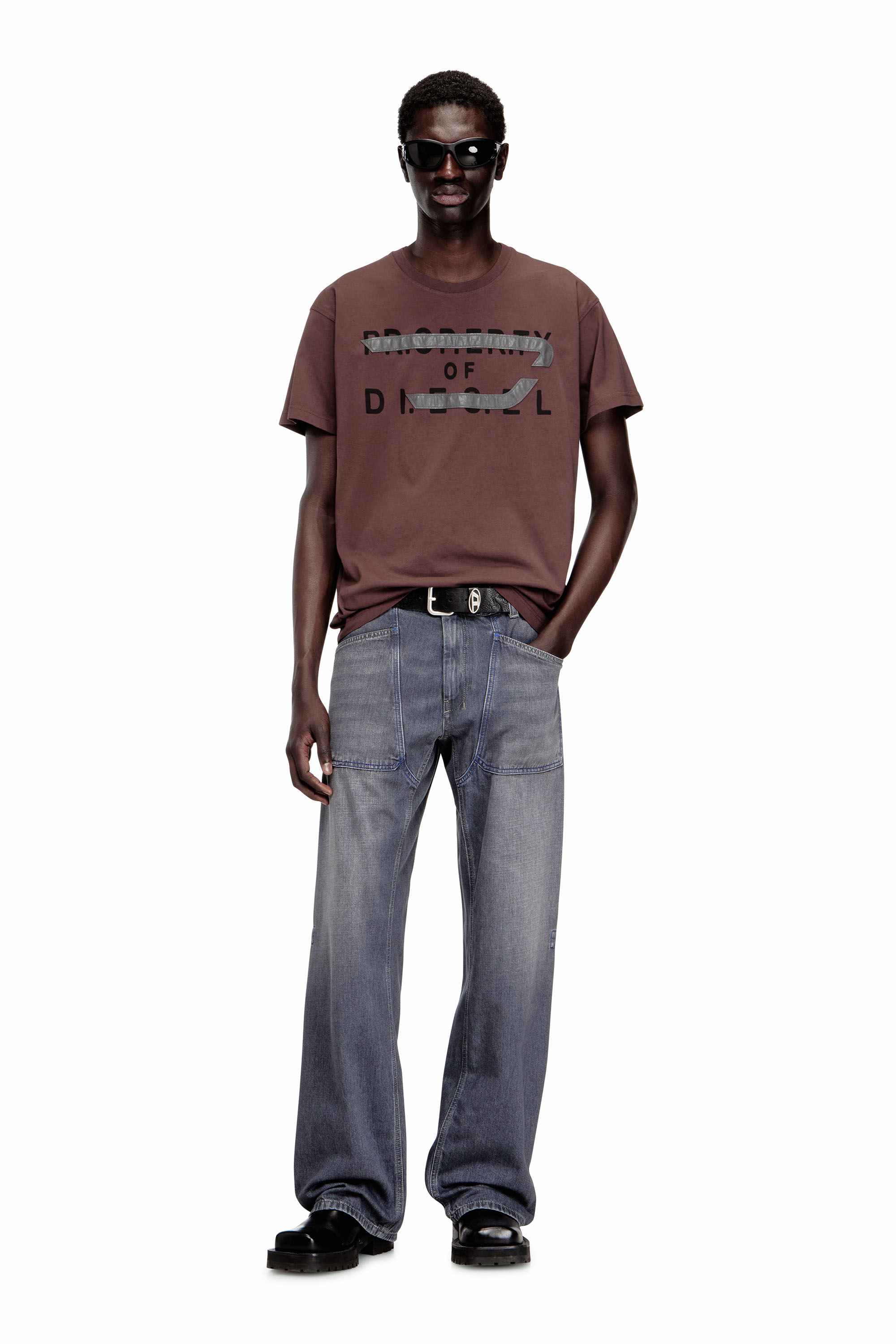 Brown Regular Fit T-shirt with D appliqué