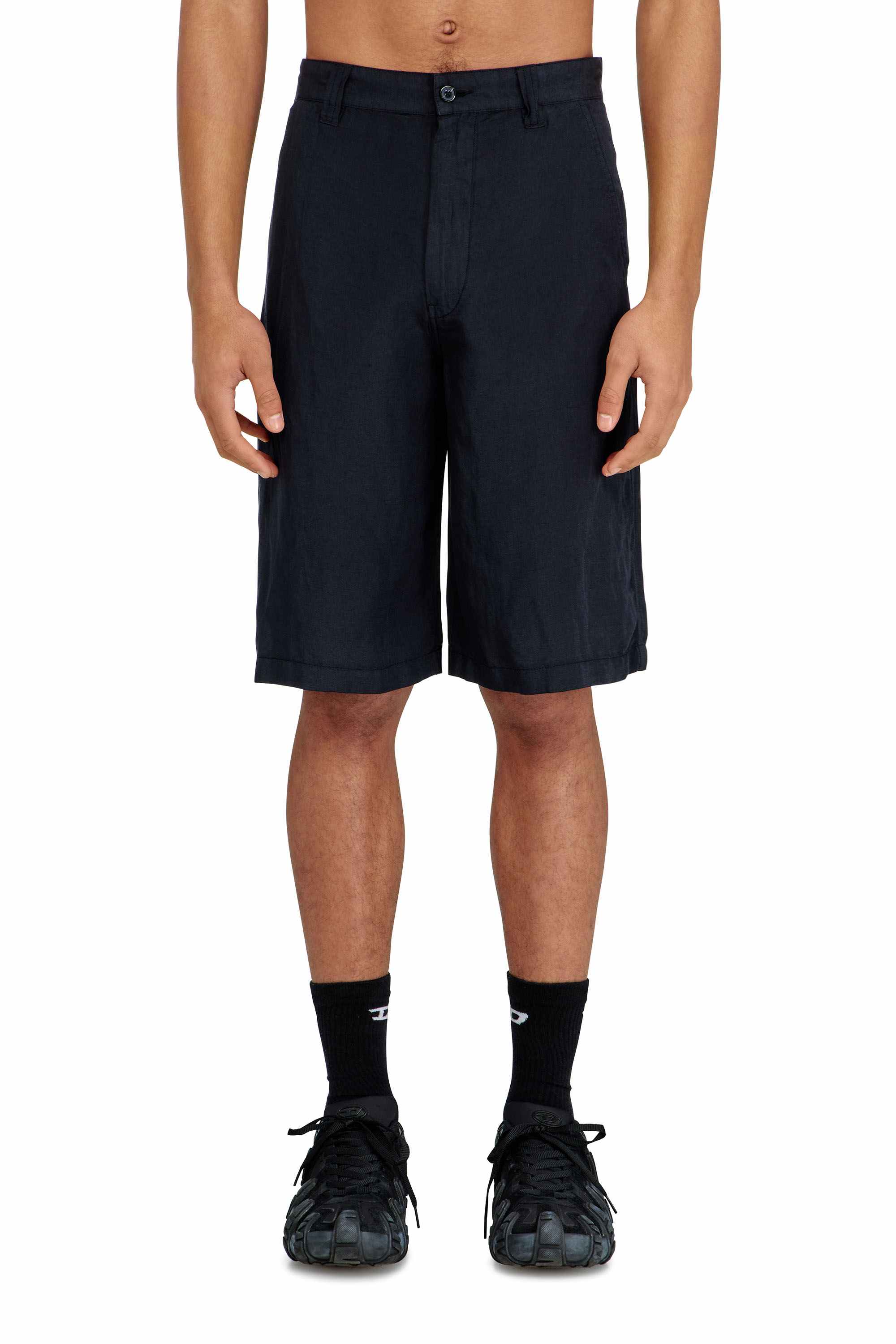 Black Bermuda shorts in garment-dye linen blend