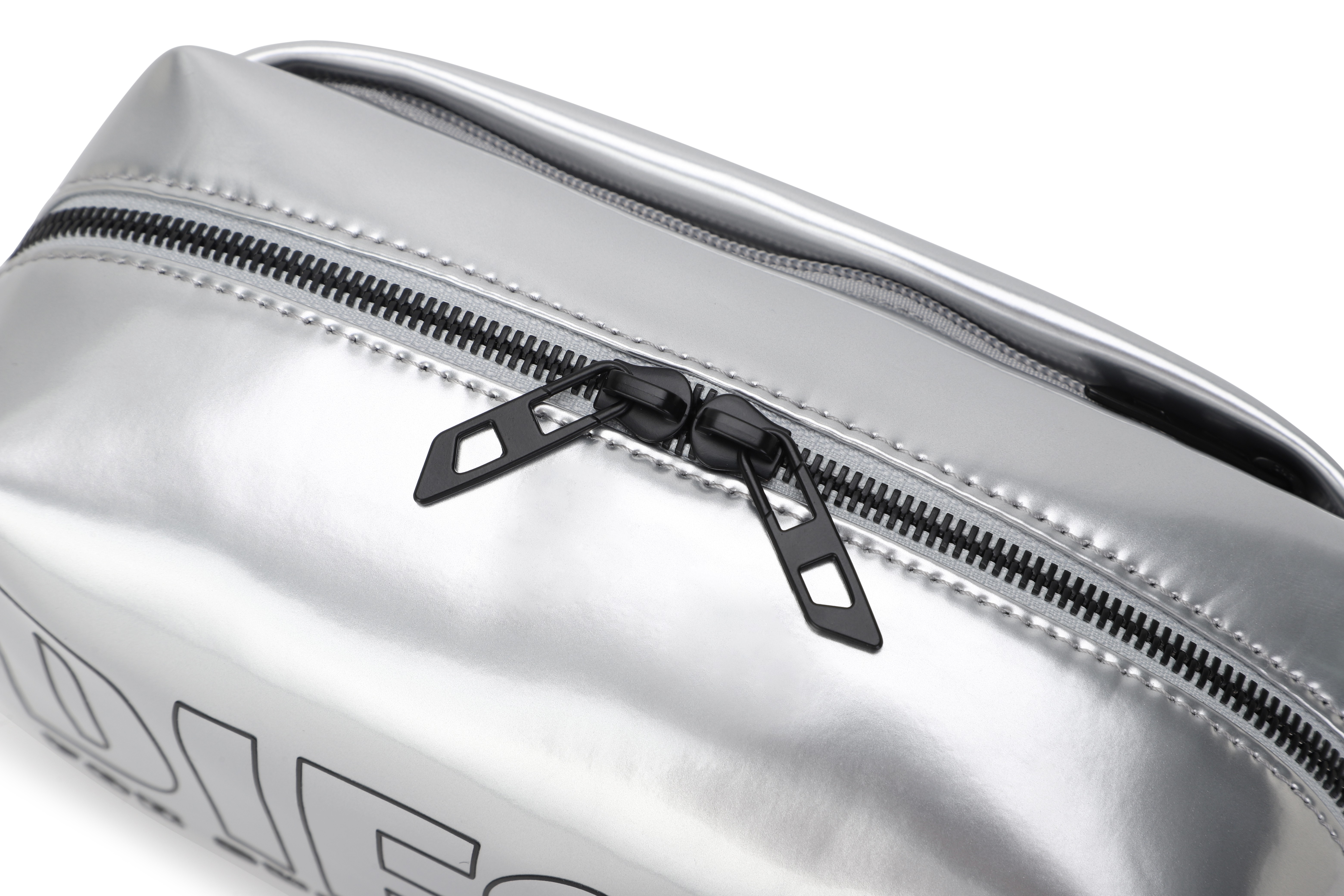 Silver Metallic Pu Beauty Case