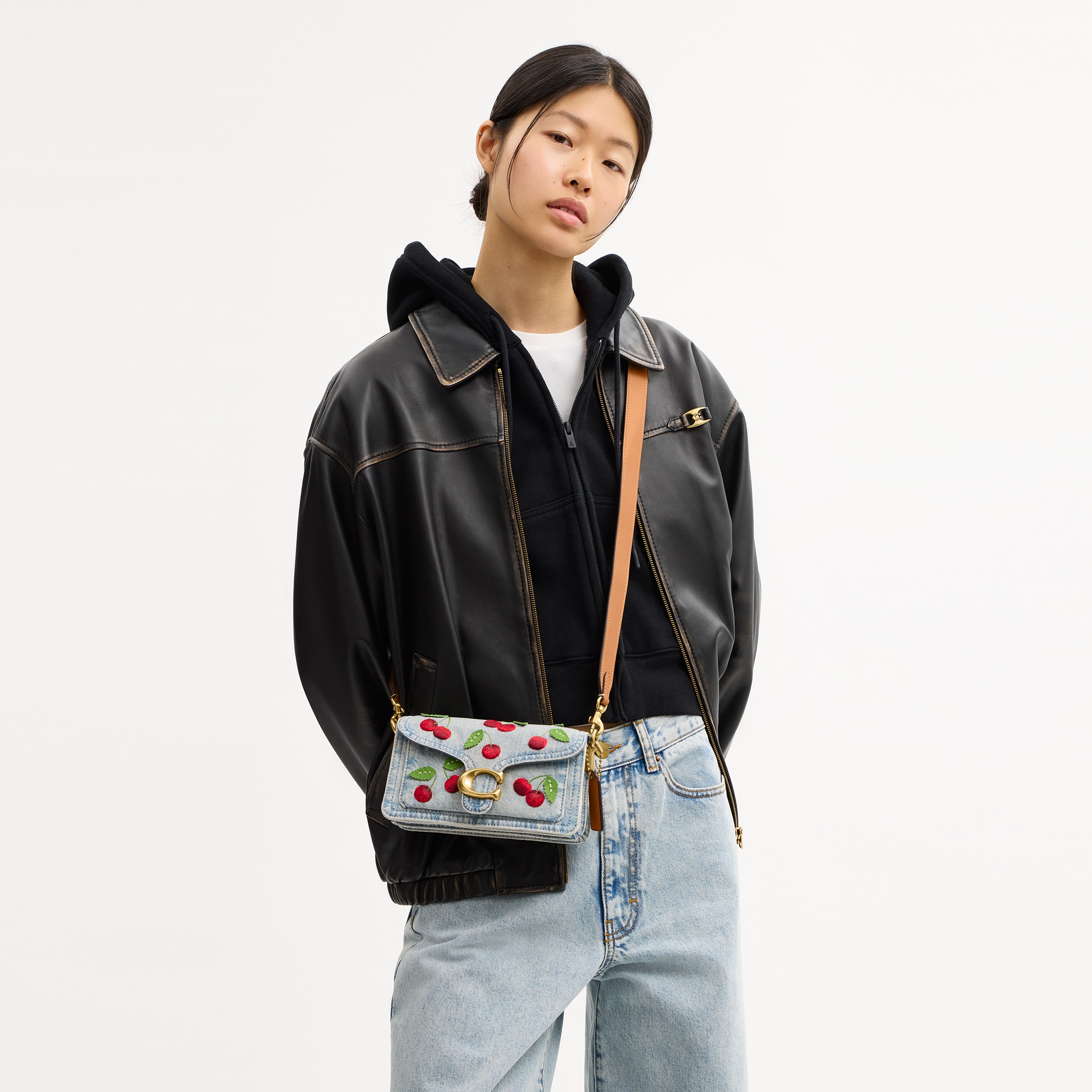 Tabby Shoulder Bag 20 With Cherry Embroidery