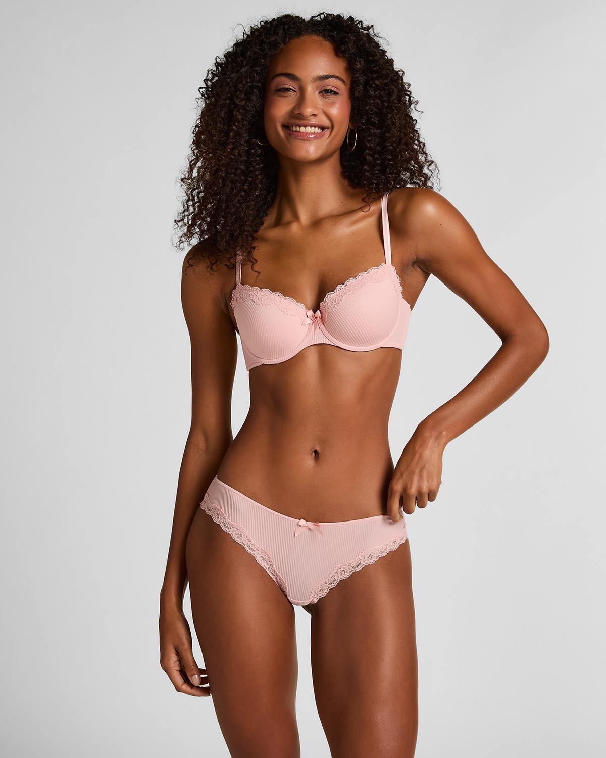 Lola Brazilian