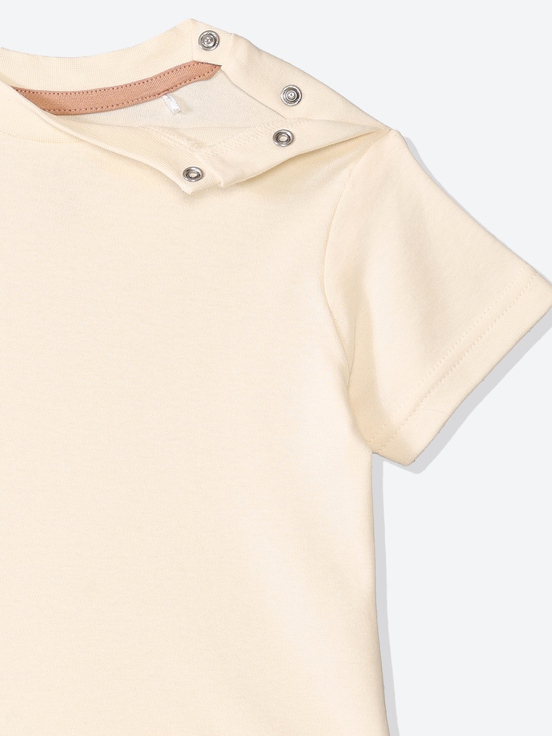 https://cdn.fynd.com/v2/falling-surf-7c8bb8/fyprod/wrkr/products/pictures/item/free/original/000000410574227001/lmWwdWiNUIfK-000000410574227001_5.jpg