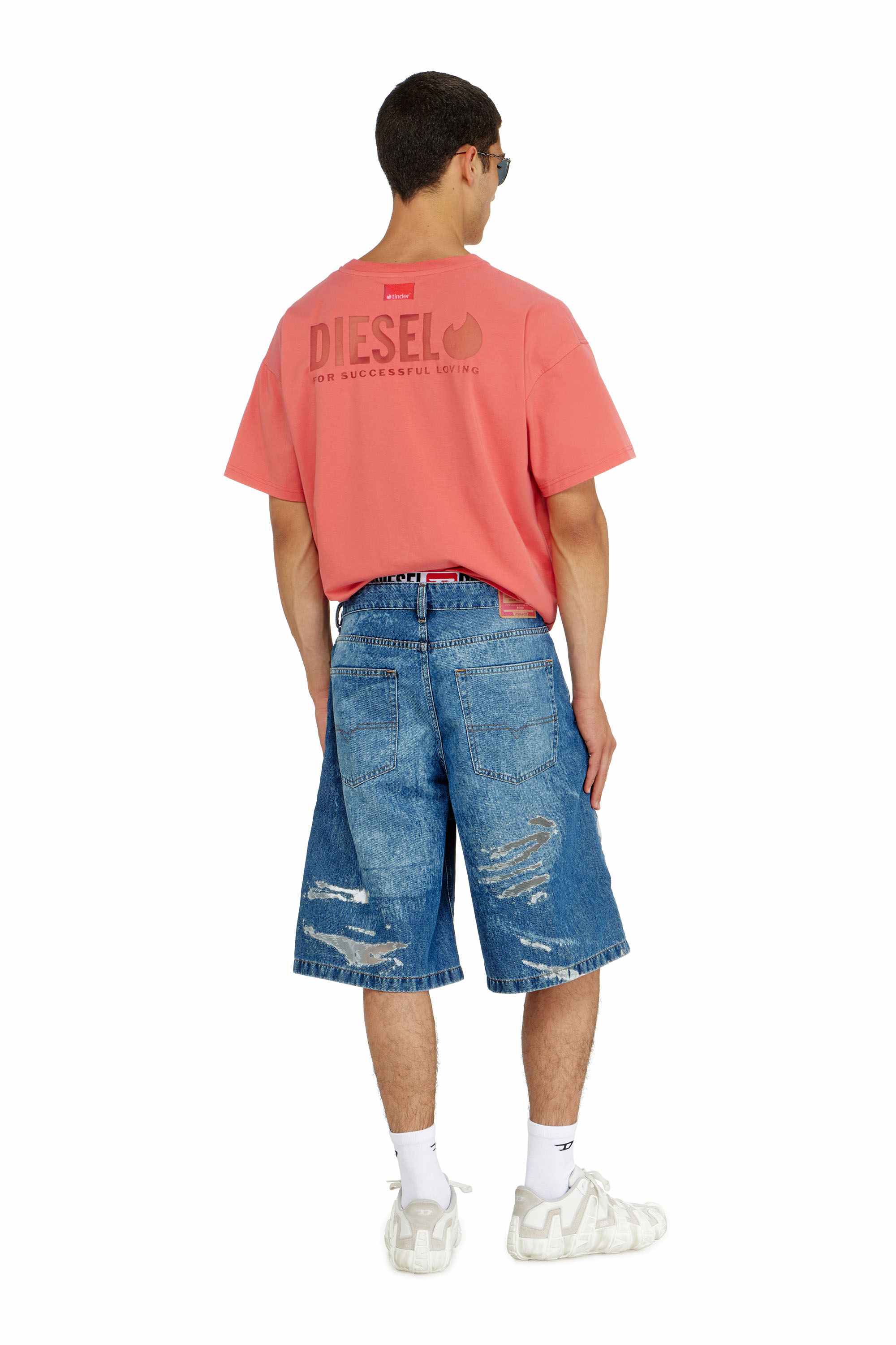 Pink T-shirt with transparent back logo