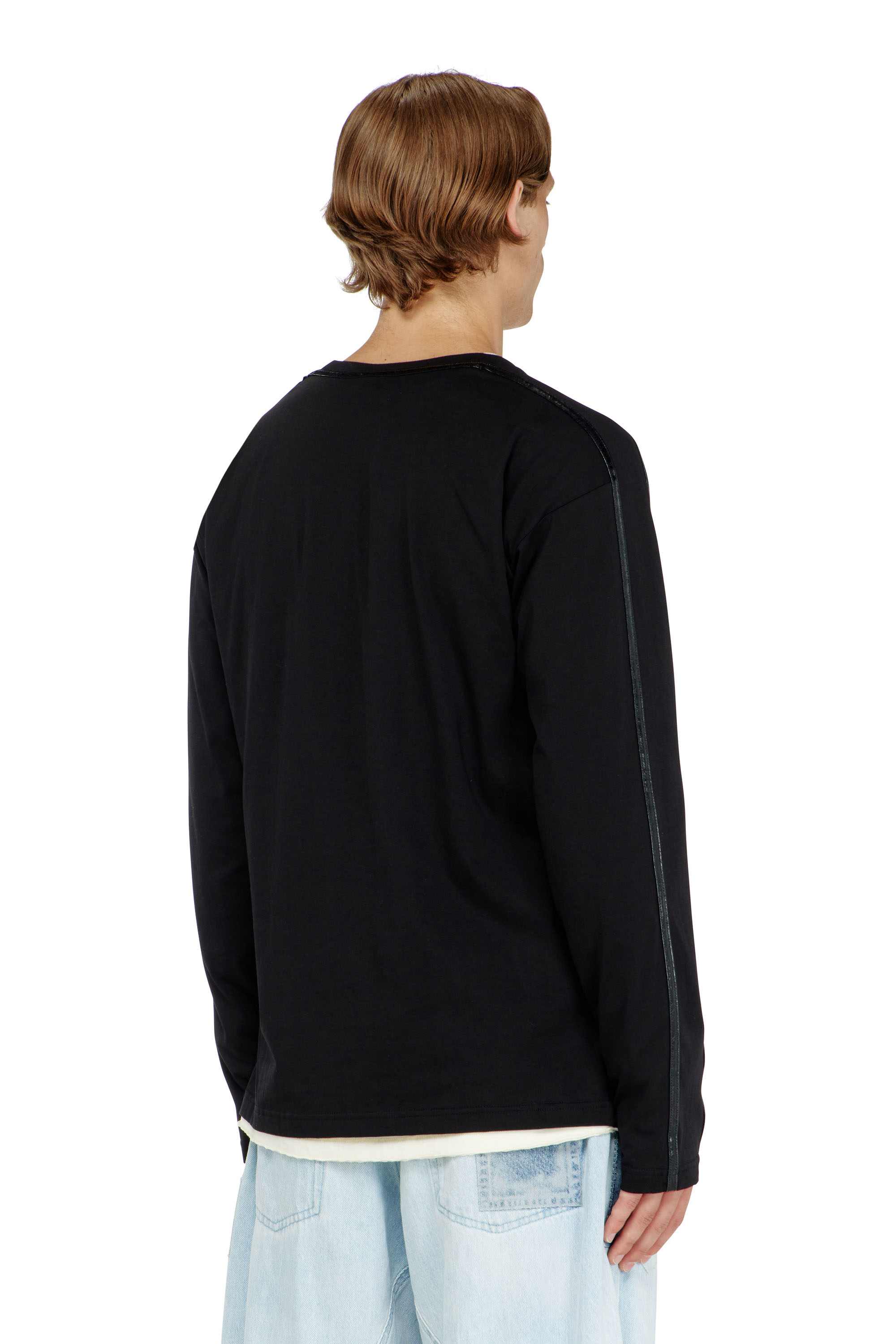 Black Long-sleeve T-shirt with tonal trims