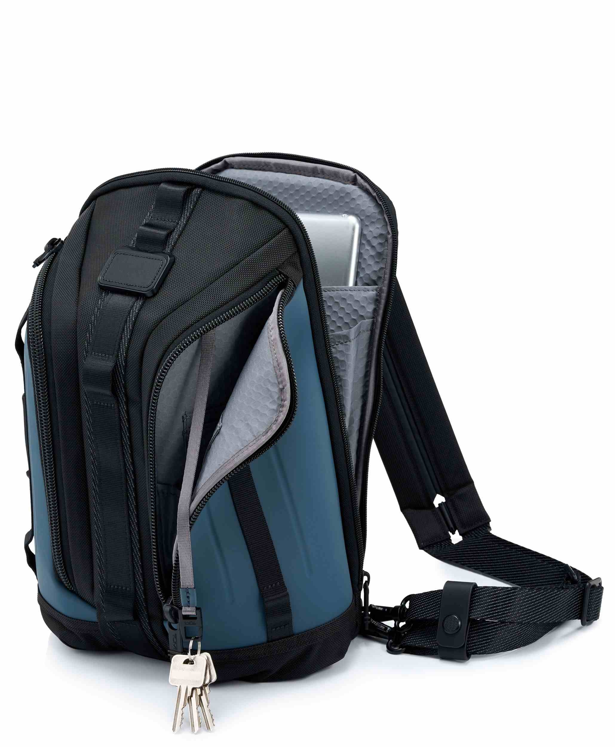 Knight Sling | TUMI Website