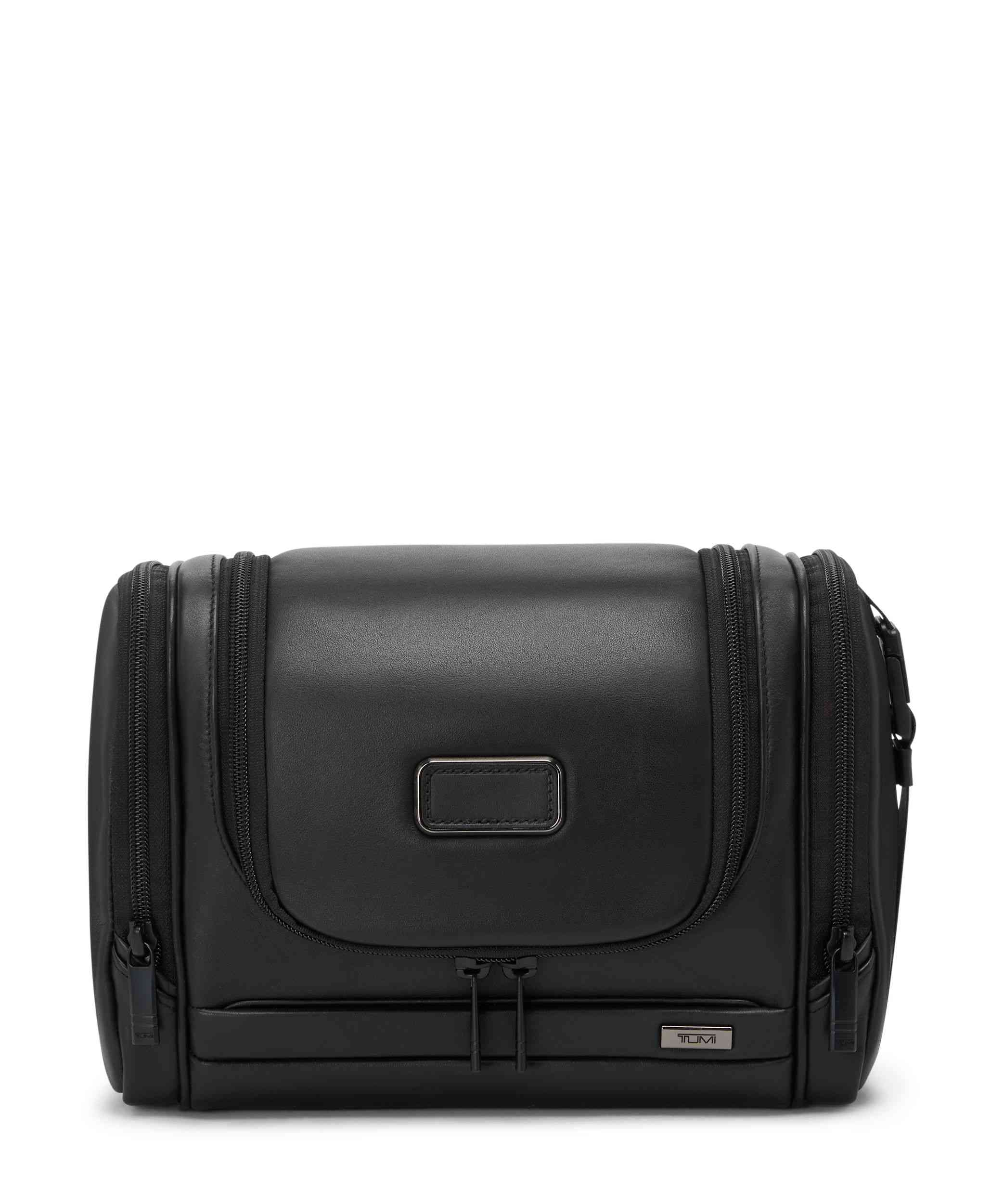 TUMI | HANGING TRAVEL KIT