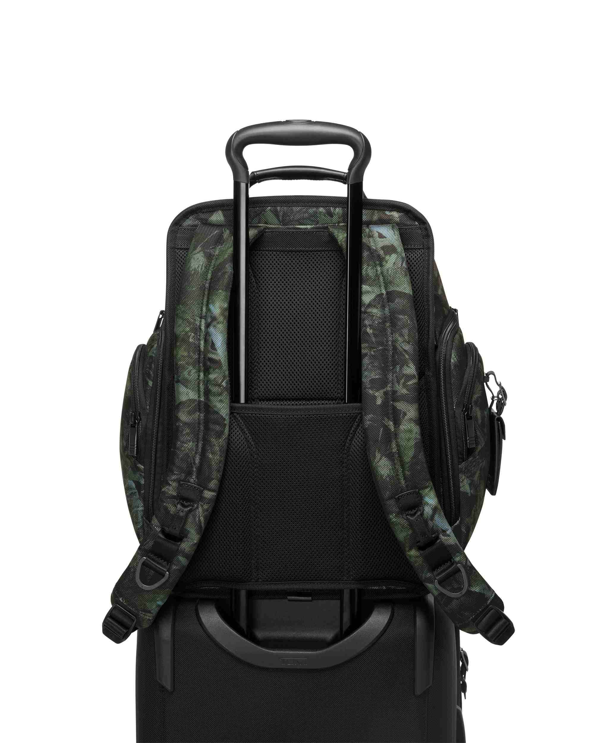 TUMI BRIEF PACK