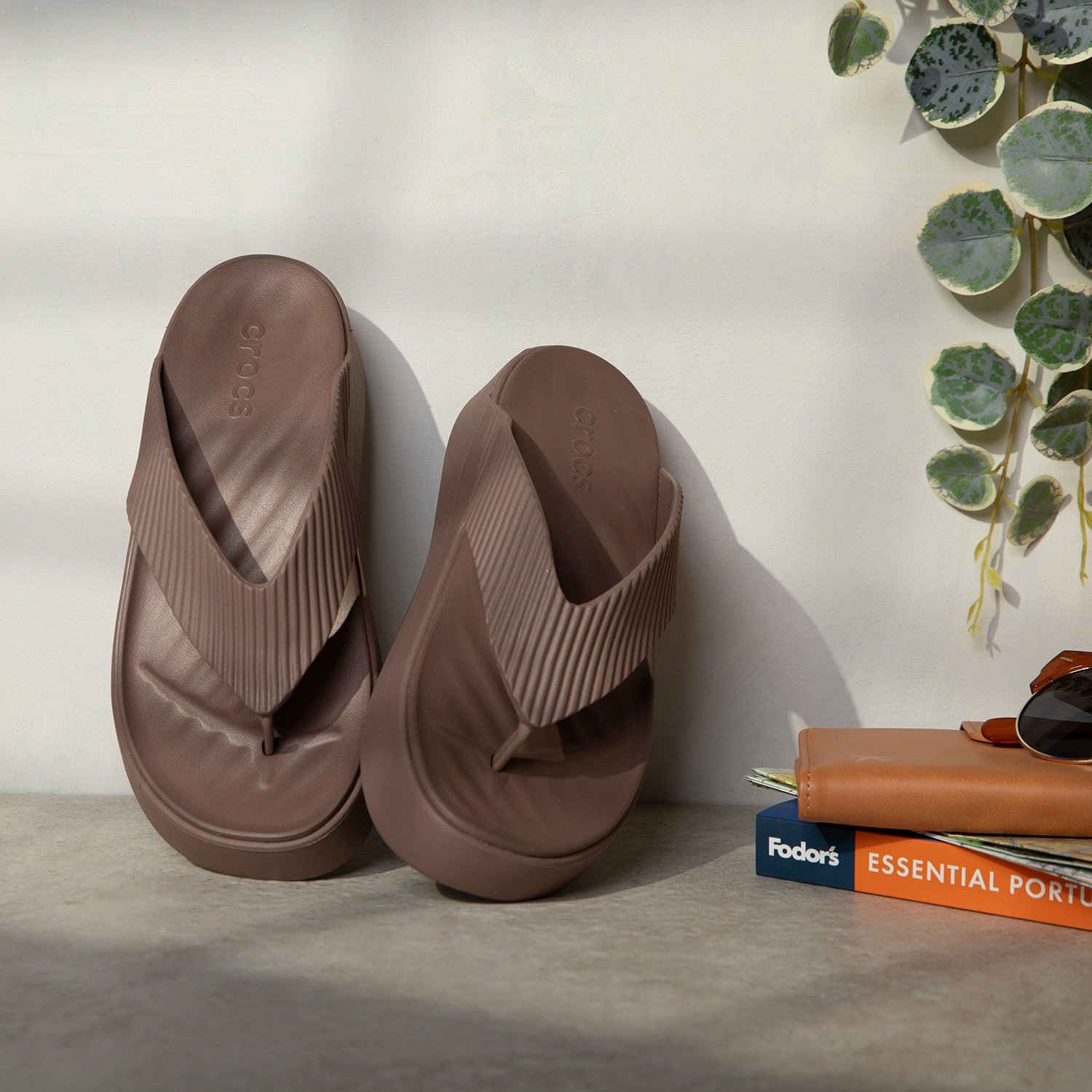Getaway Groove Platform Women Dark Brown Flip Flops