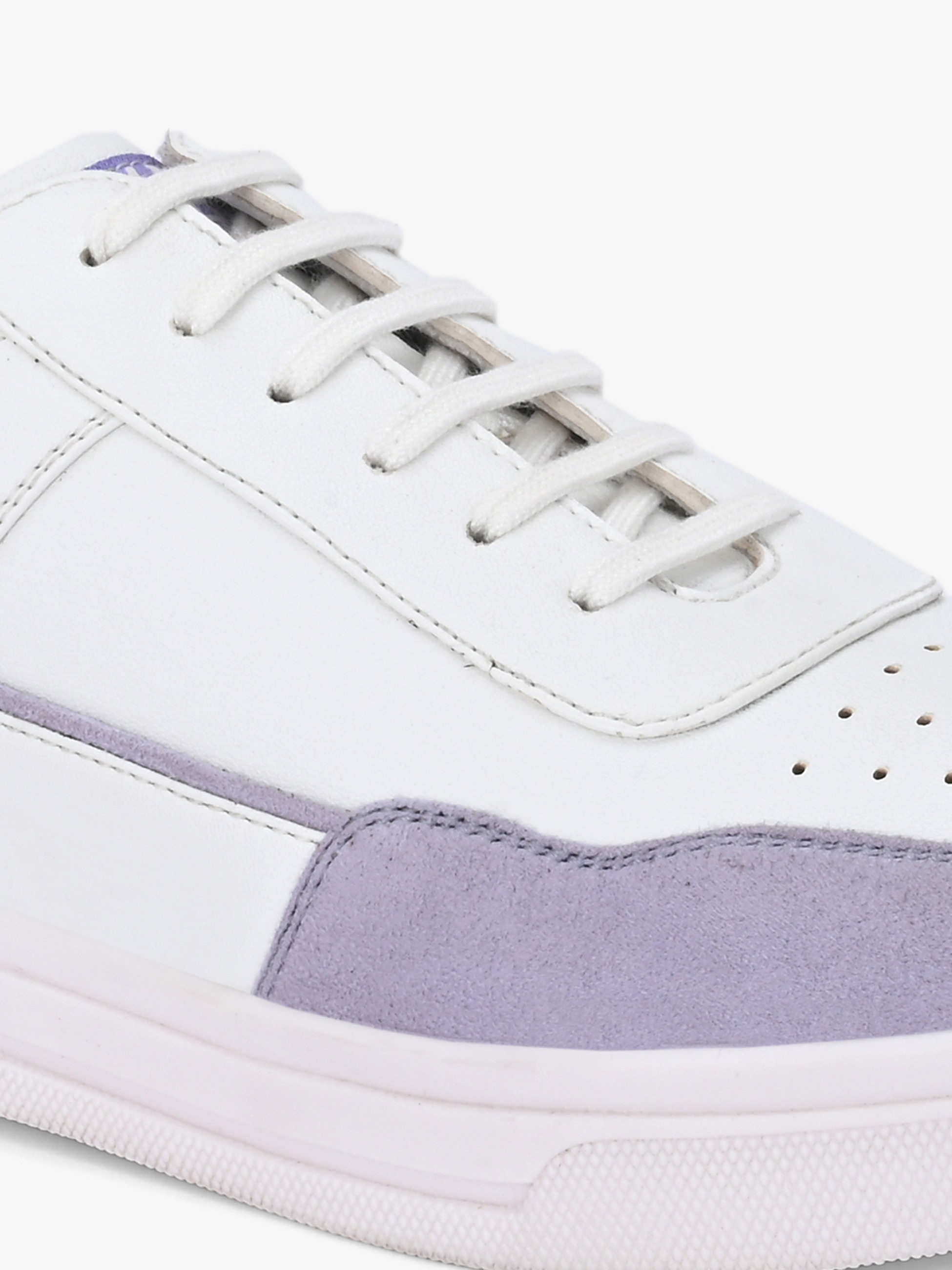 Nora Womens Whte Lace Up Sneaker