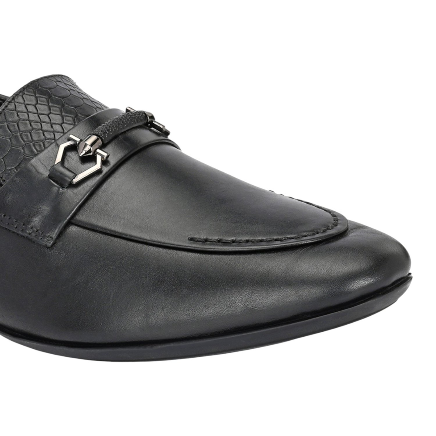 Men Black Bit Loafers with Embossed Texture