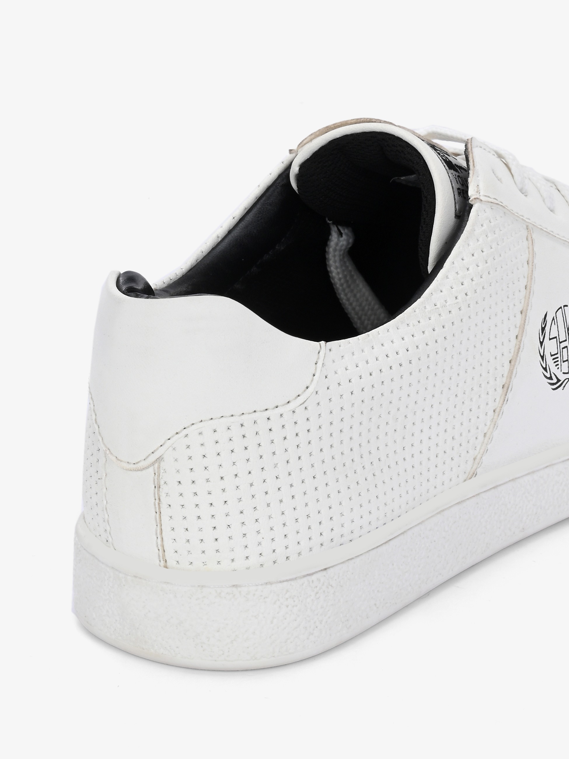 Chagas Men White-Black Classic Lace Up Sneaker