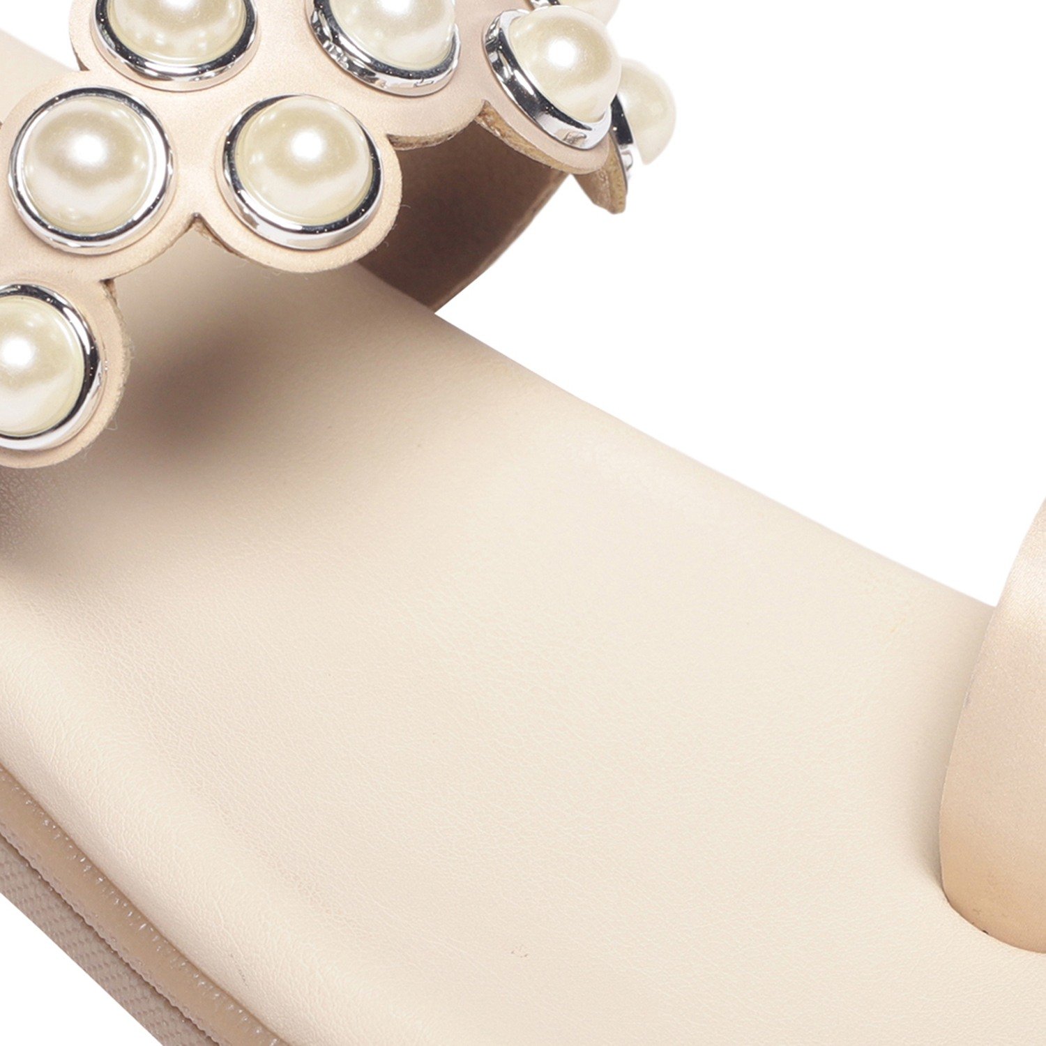 Monrow Aneira Cream Flat