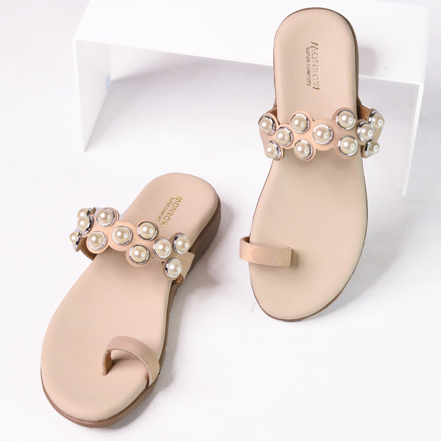 Monrow Aneira Cream Flat