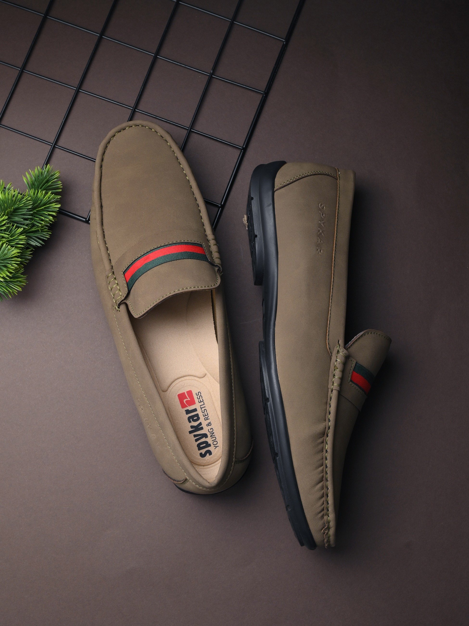 Sokun Men Olive-Green Comfort Loafers