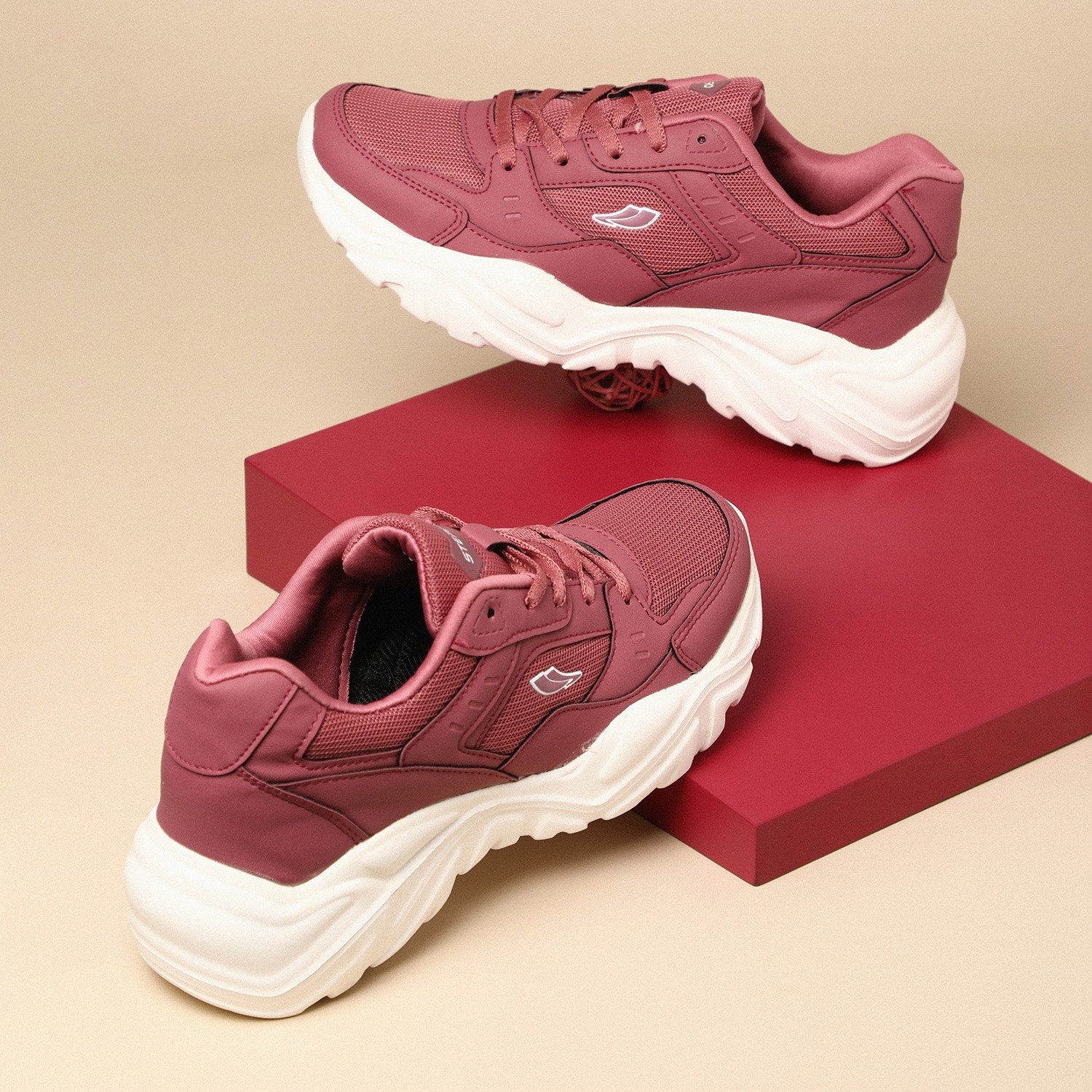 Women Pink Sports Walking Shoes