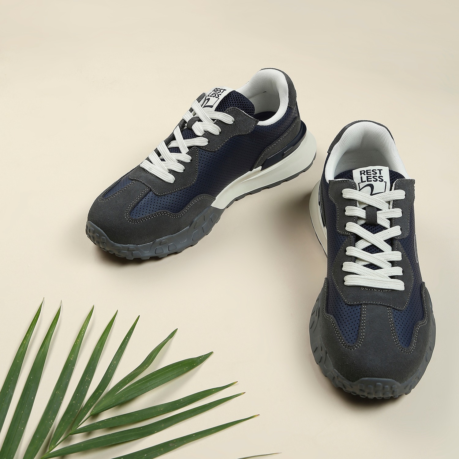 Vinson Men Dark Grey Casual Sneaker