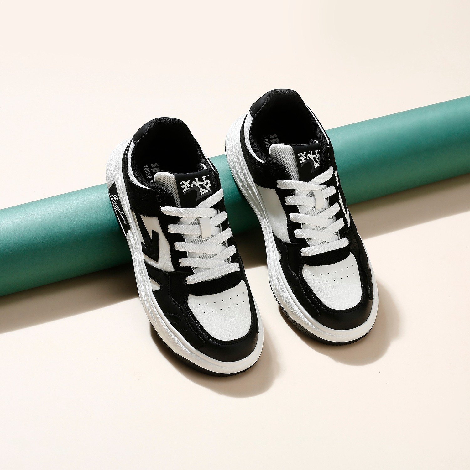 Pavel Men  White Lace Up Sneaker