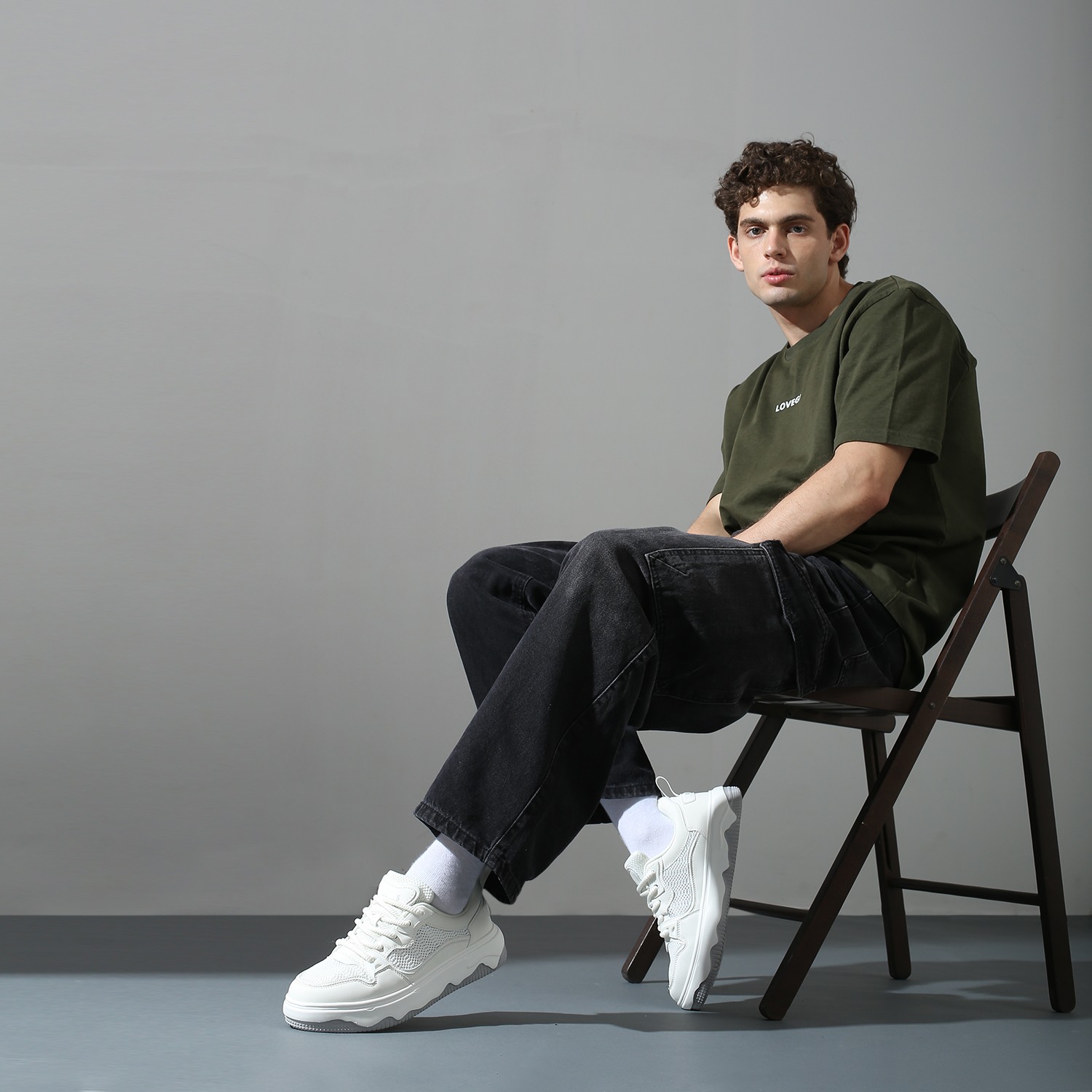 Roy Men  White Lace Up Sneaker