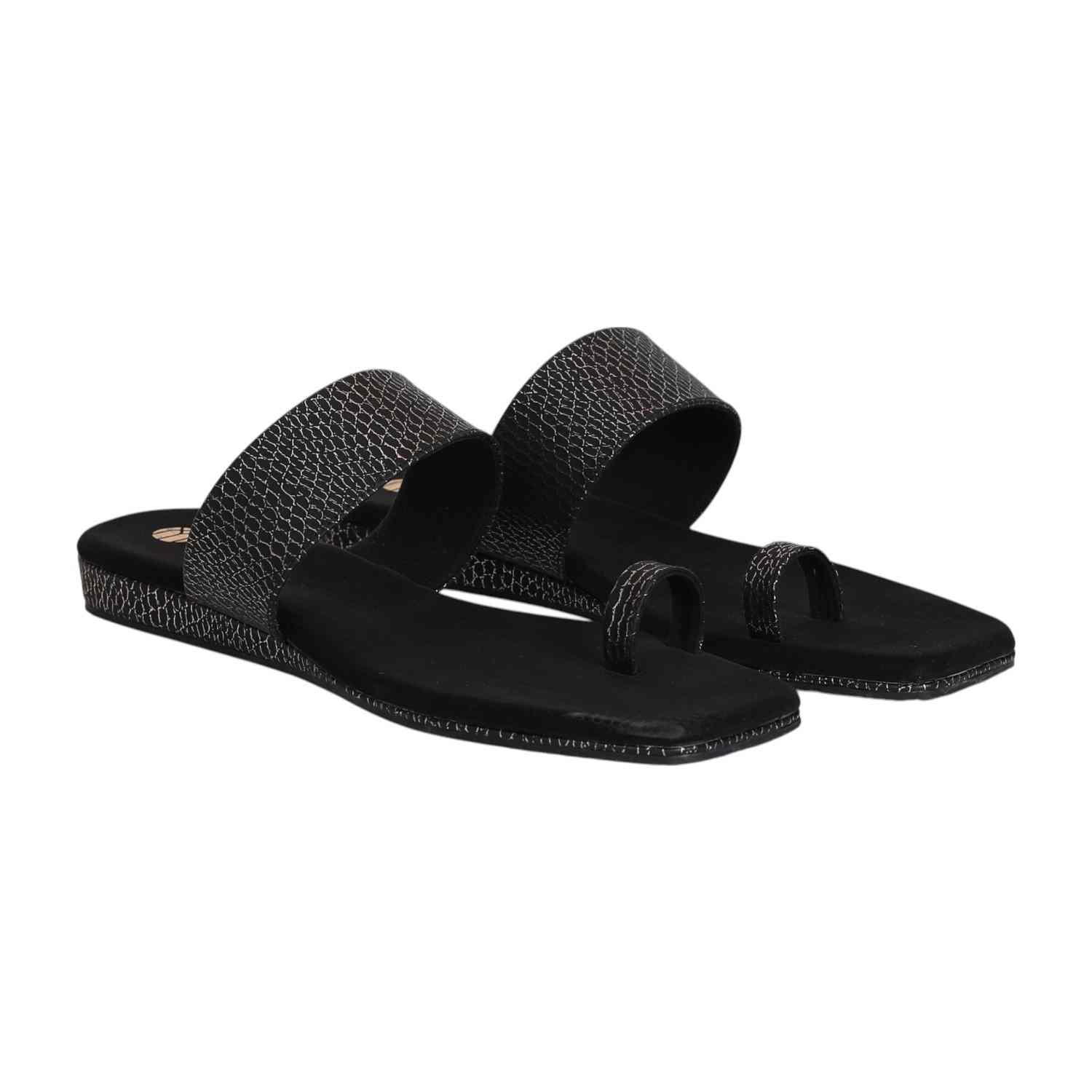 Women Sleek Black Textured Toe Loop Flats
