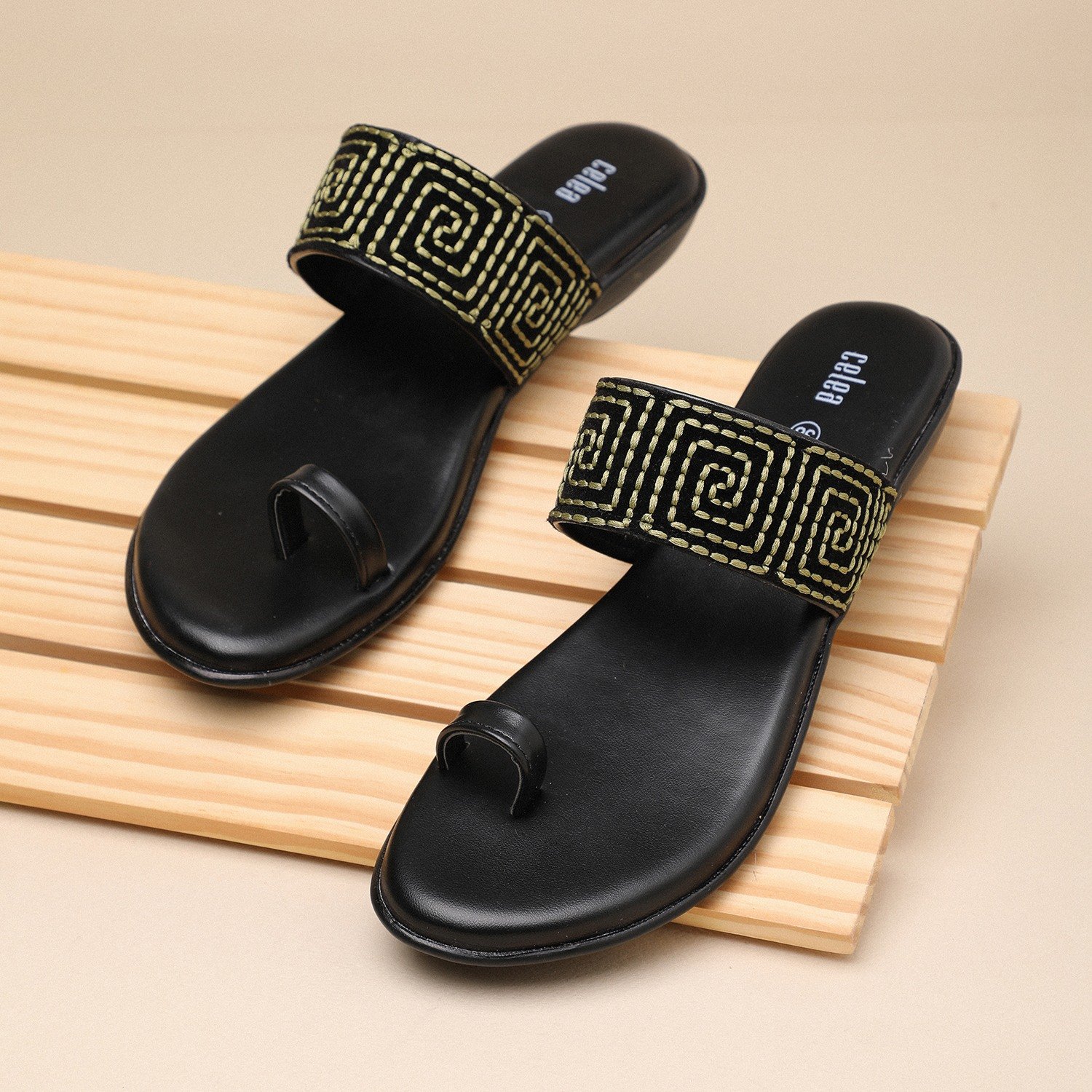 Women Green Embroided Toe Ring Flats