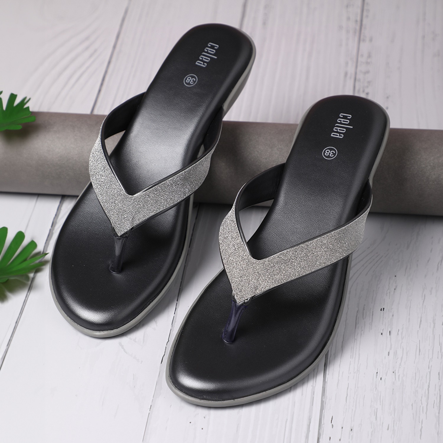 Women Stylish Grey Flip-Flops with Shimmering Straps