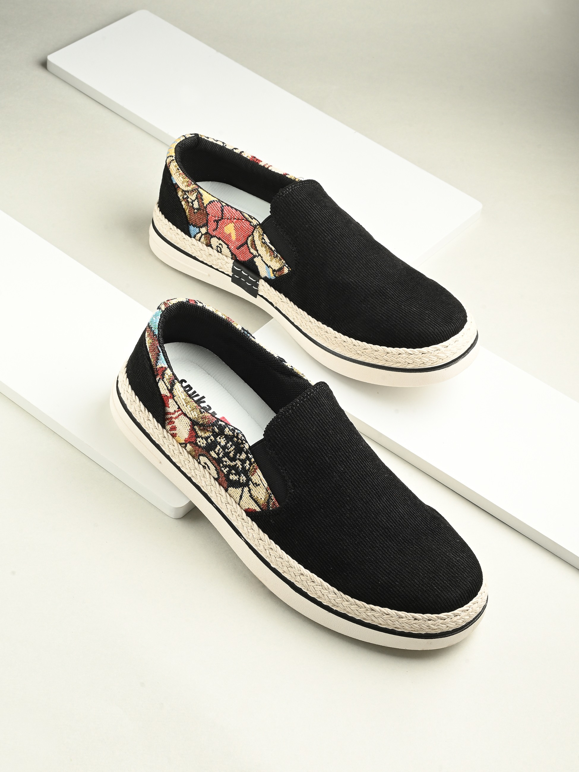 Surtur   Men Black Slip On Sneaker