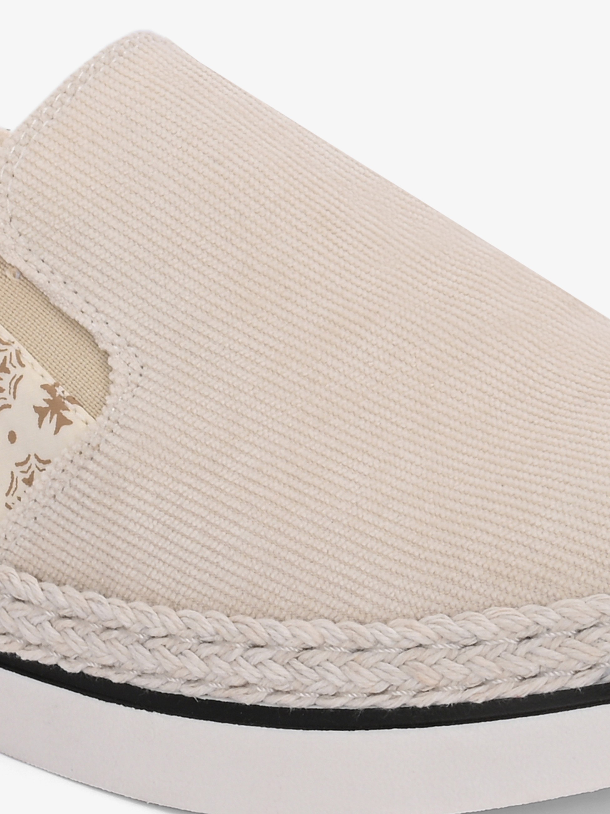 Surtur   Men White Slip On Sneaker