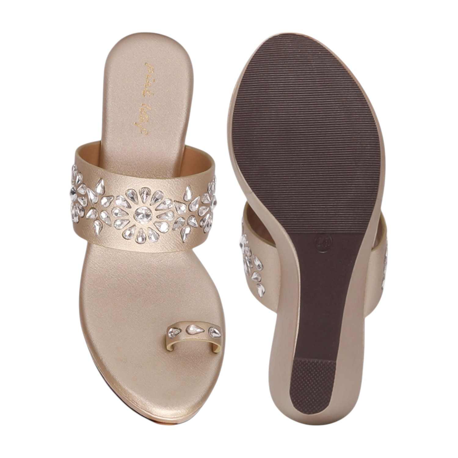 Women Golden Glaze Toe-Ring Wedges