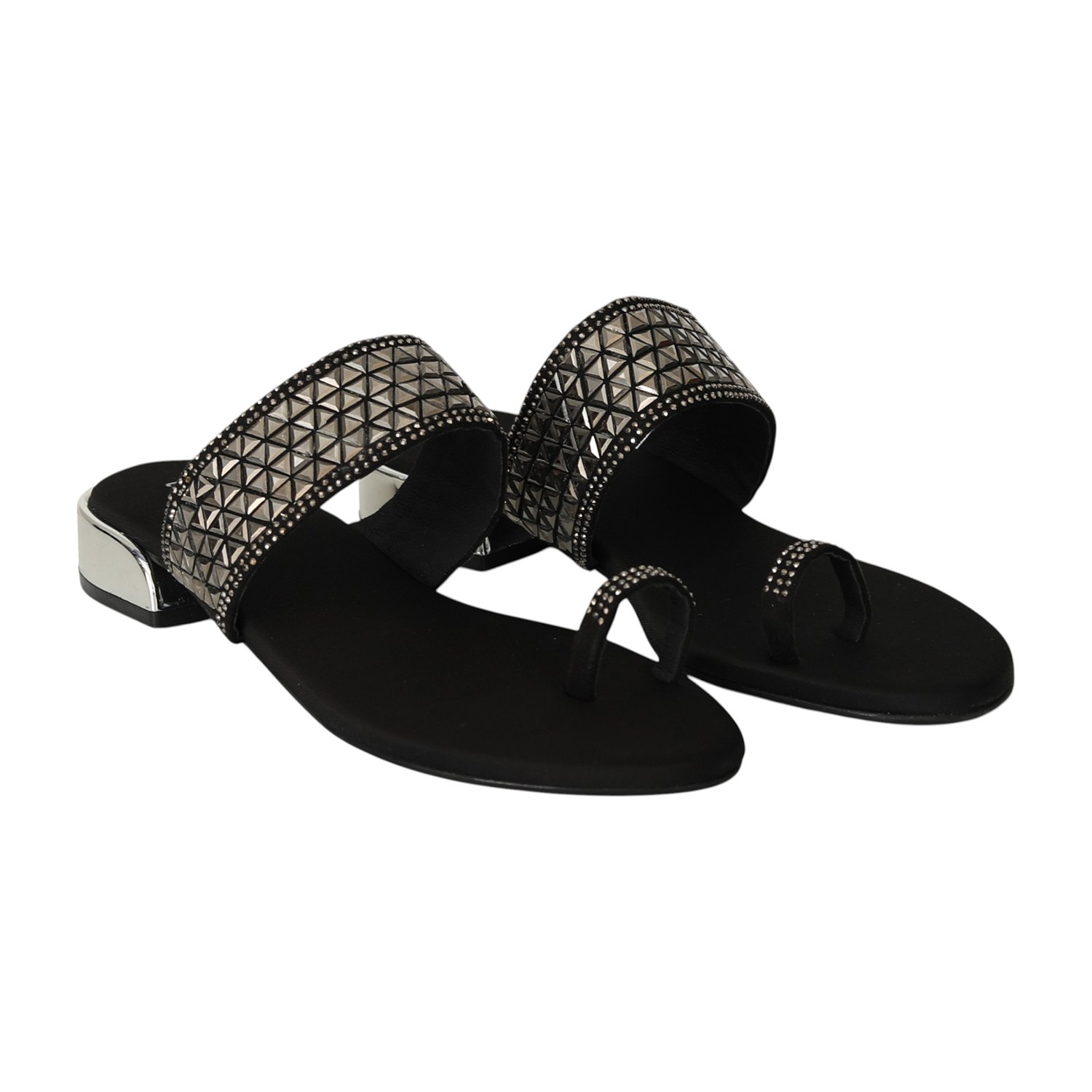 Women Black Zari Toe-Ring Flats