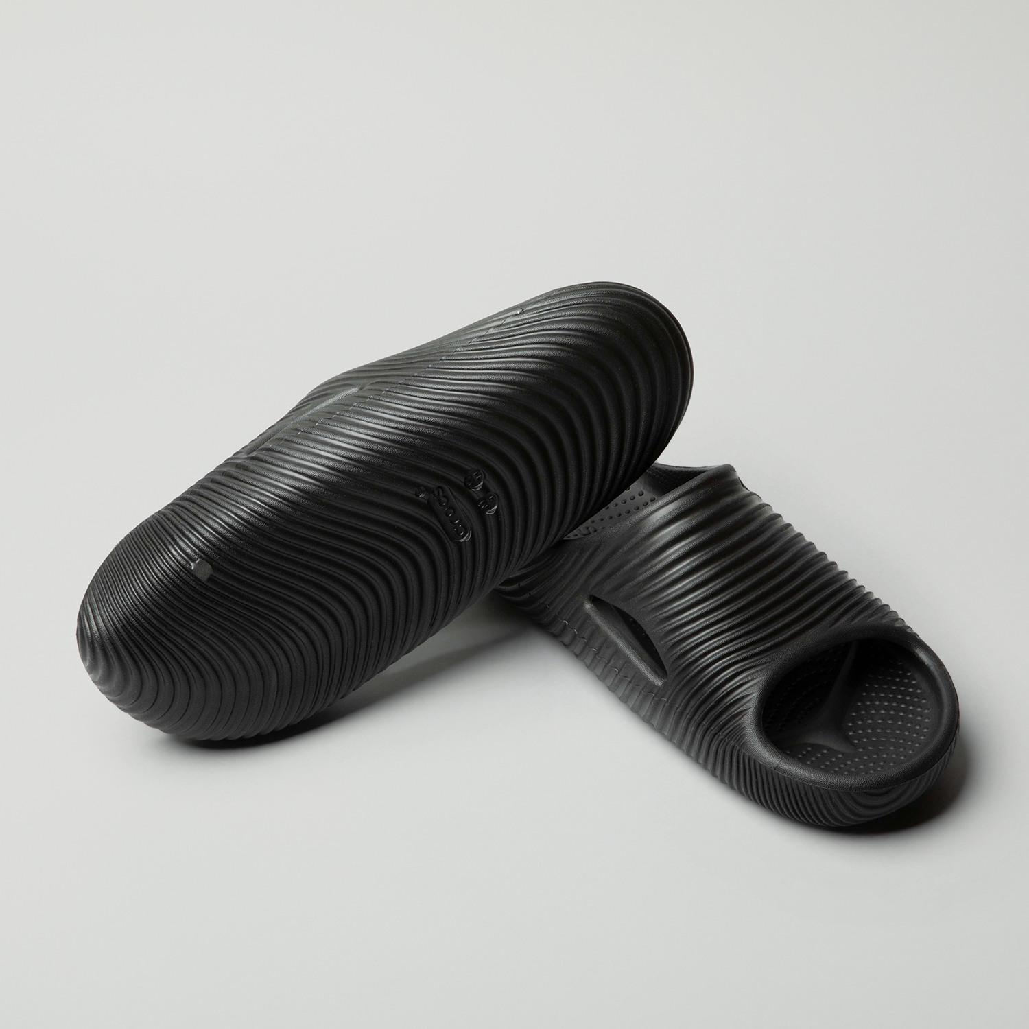 Mellow Tide Recovery Black Unisex Slide