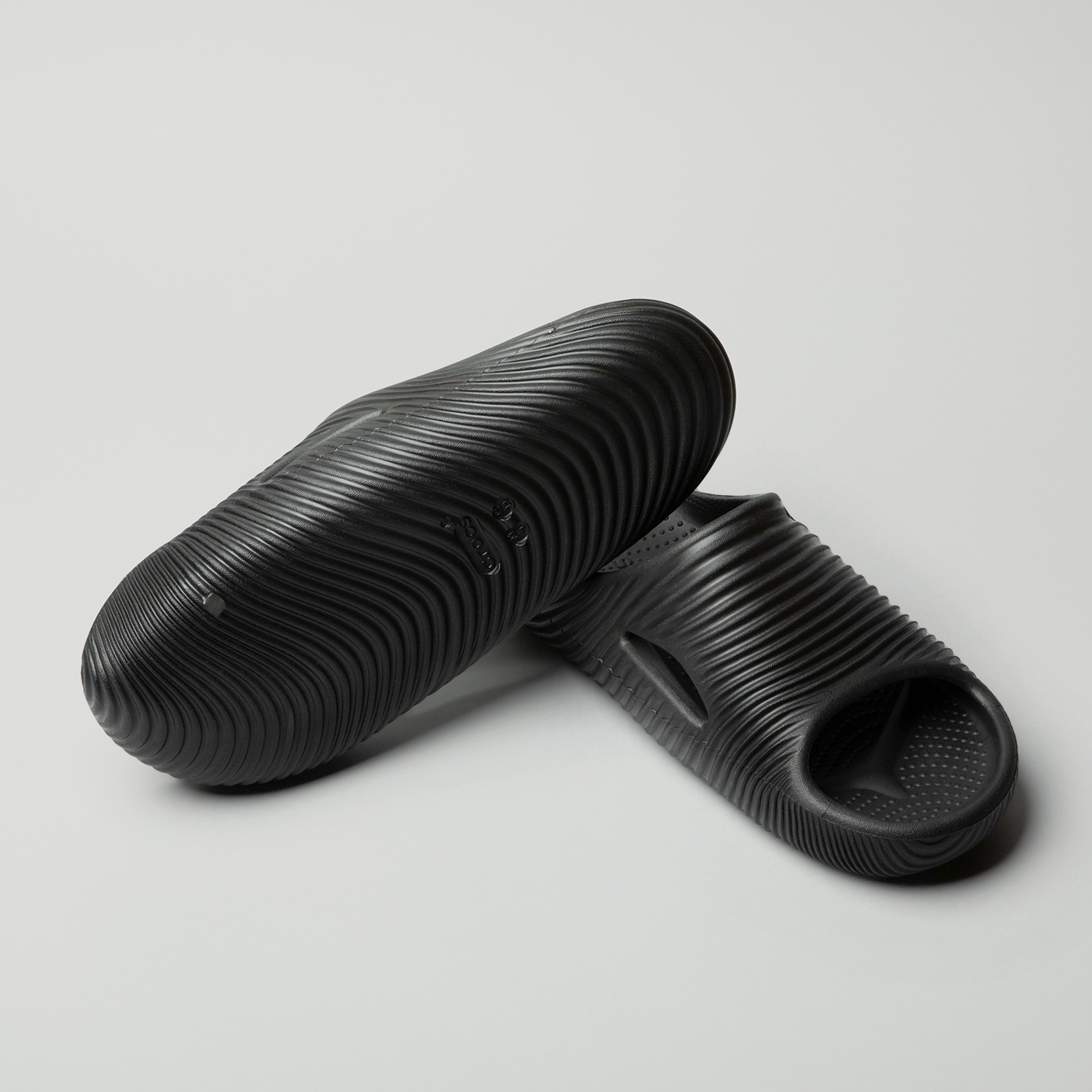 Mellow Tide Recovery Black Unisex Slide