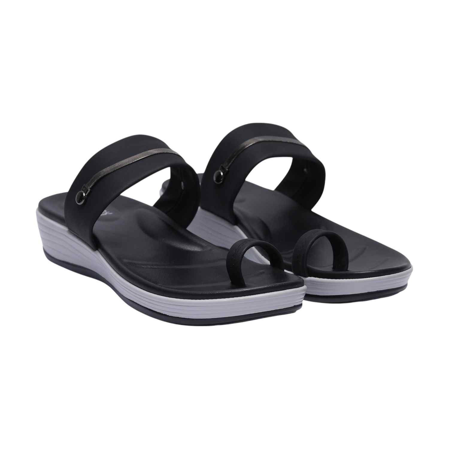 Women Black Toe-Ring Sandals