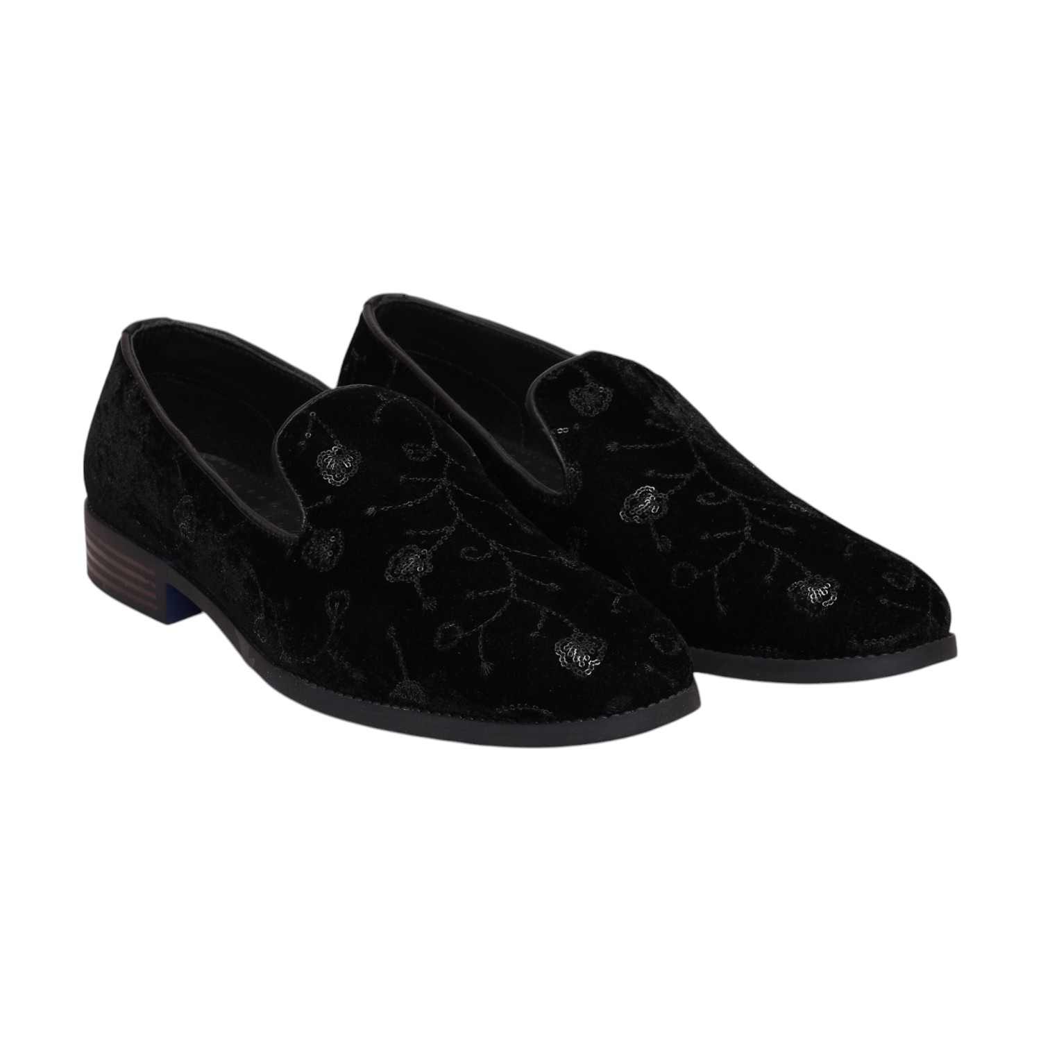 Men Black Velvet Embroidered Ethnic Joothies  Slip On