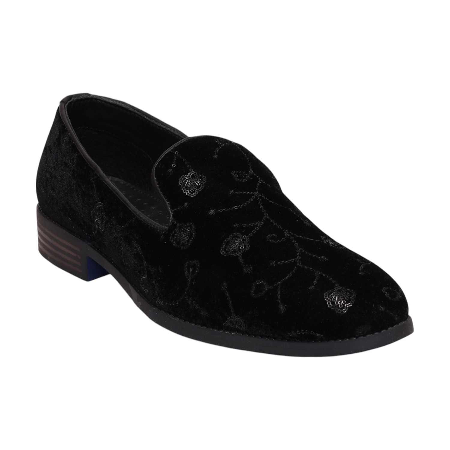Men Black Velvet Embroidered Ethnic Joothies  Slip On