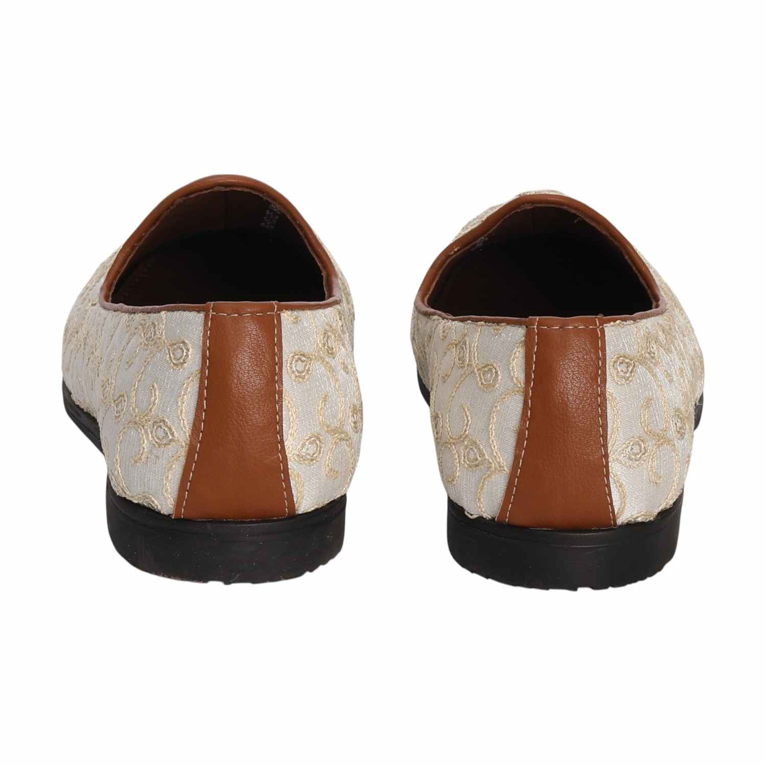 Men Beige Embroidered Ethnic Jutti