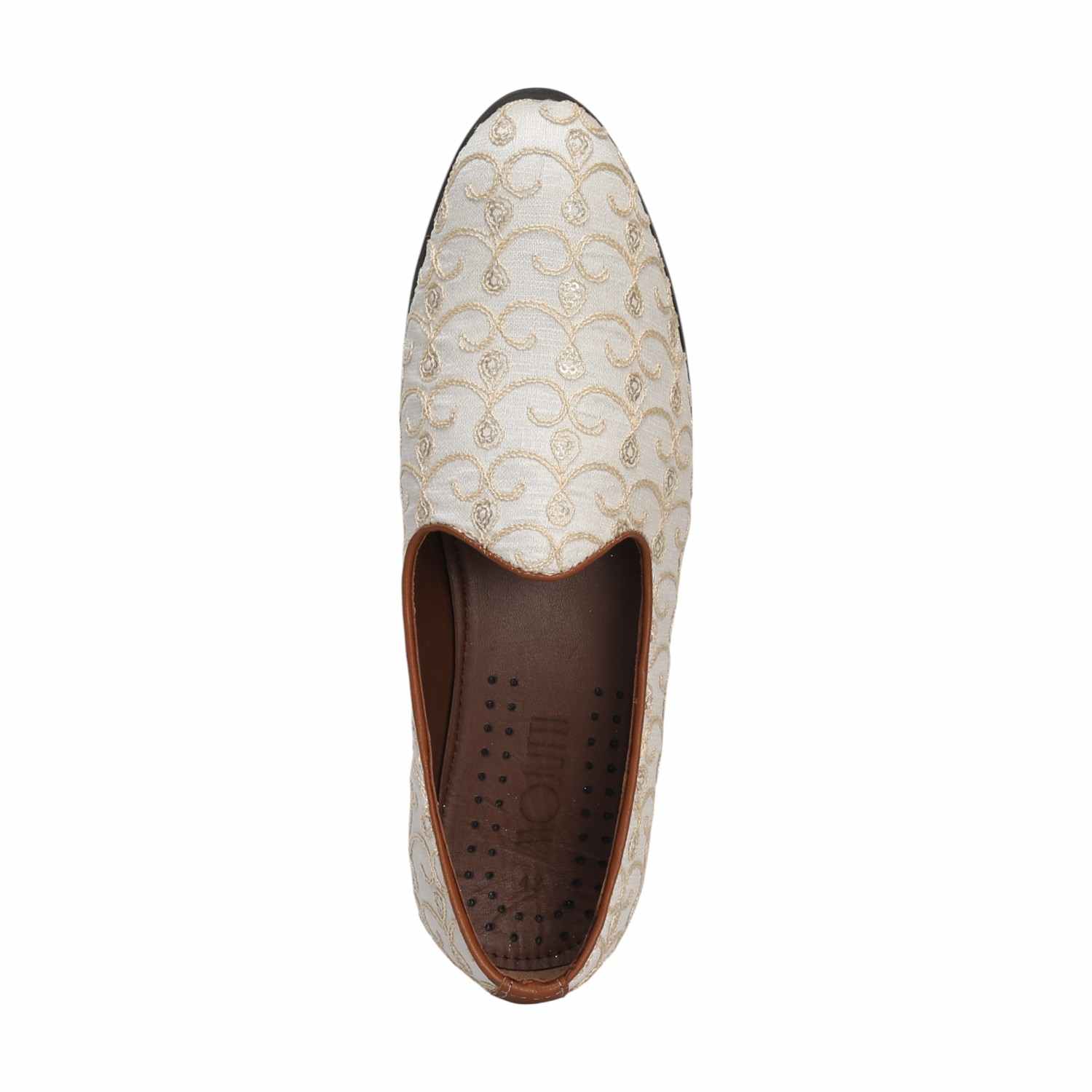 Men Beige Embroidered Ethnic Jutti