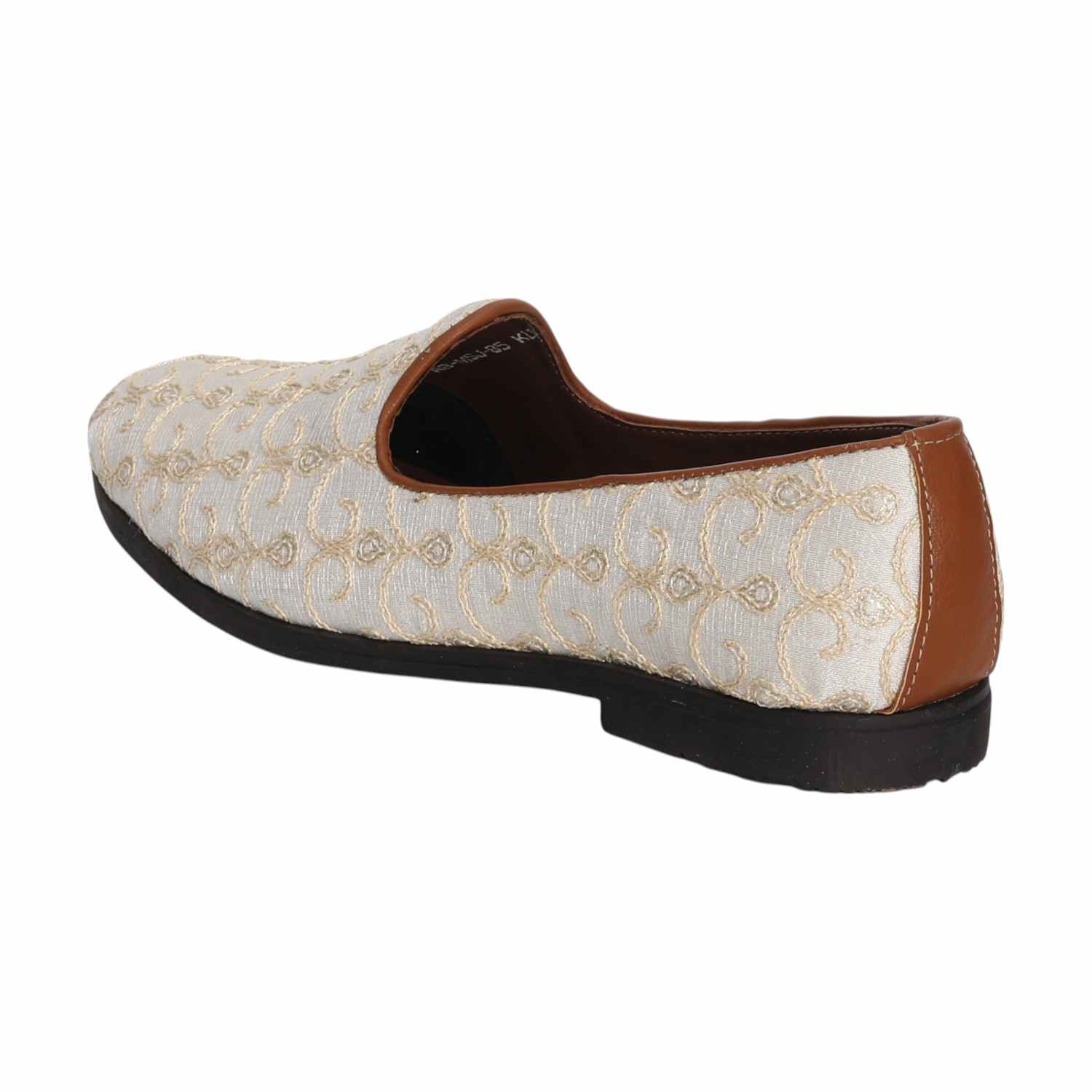 Men Beige Embroidered Ethnic Jutti