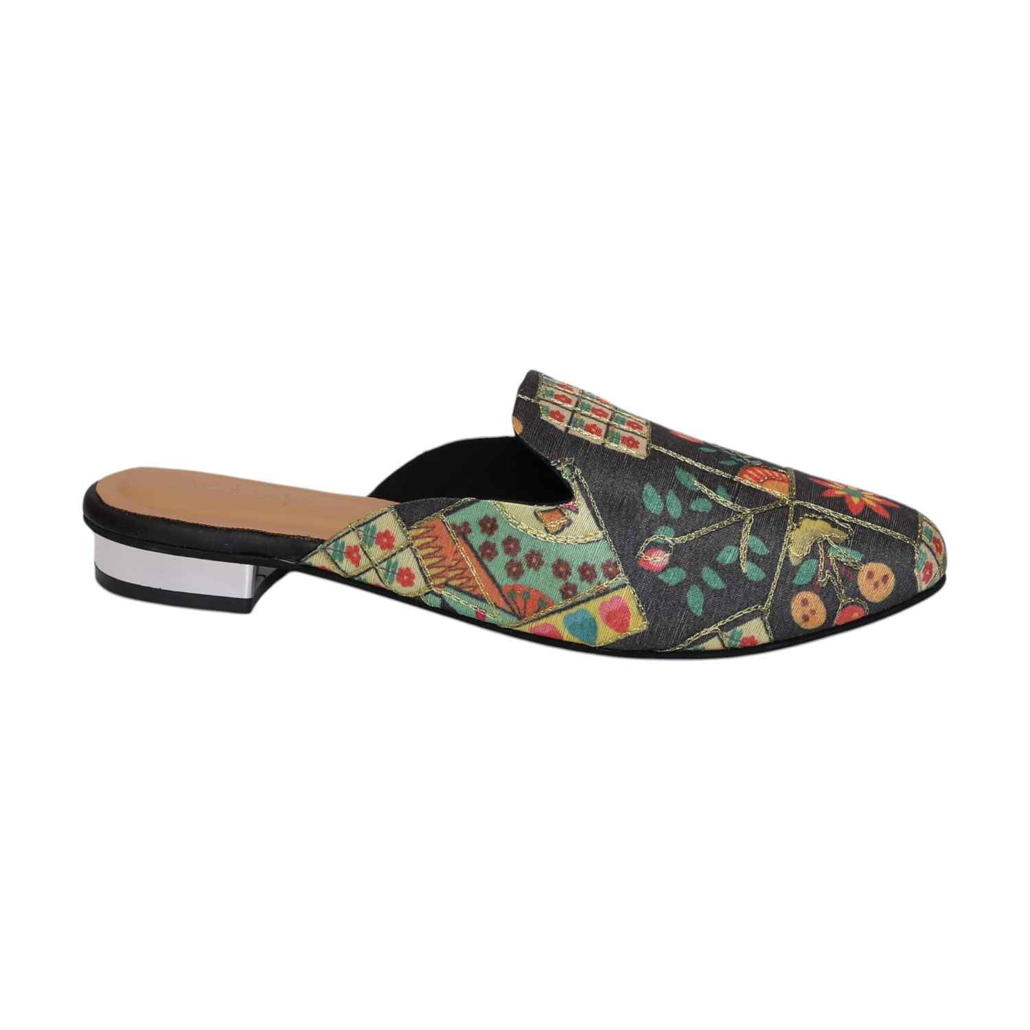 Women Indie Black Printed Mule