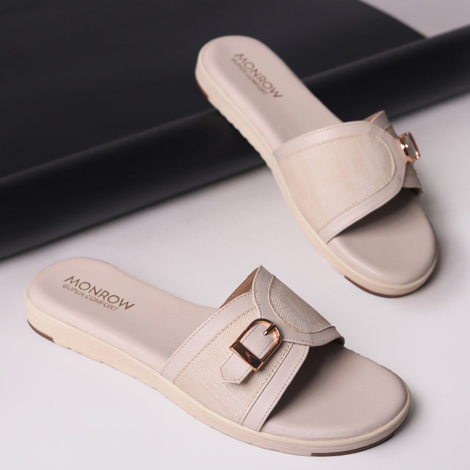 Monrow Marley Cream Flat
