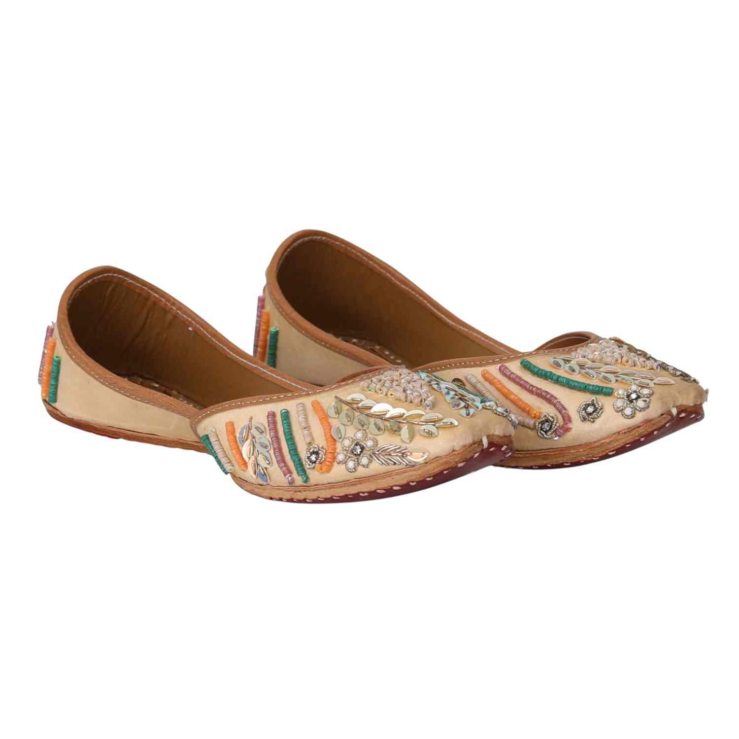 Sunlit Bloom Embroidered Jutti