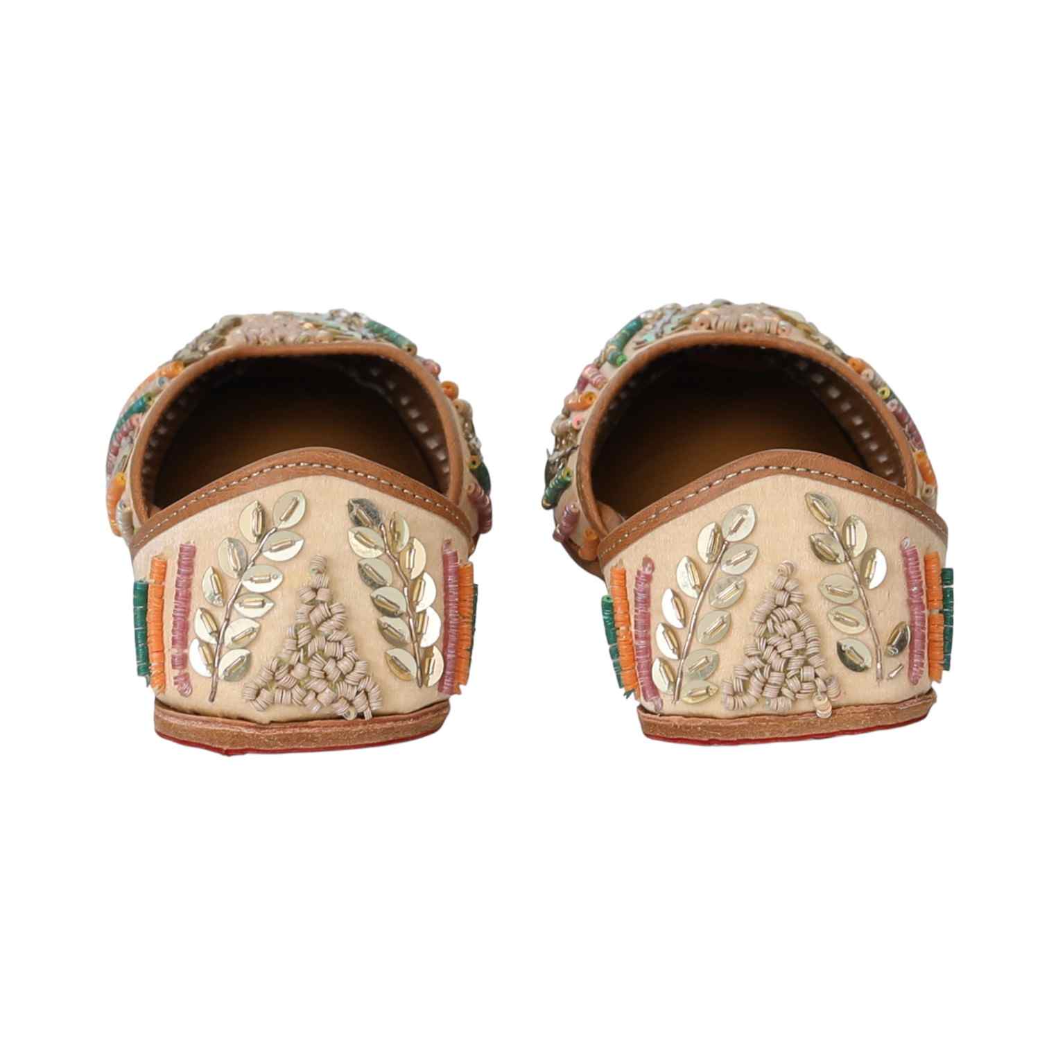 Sunlit Bloom Embroidered Jutti